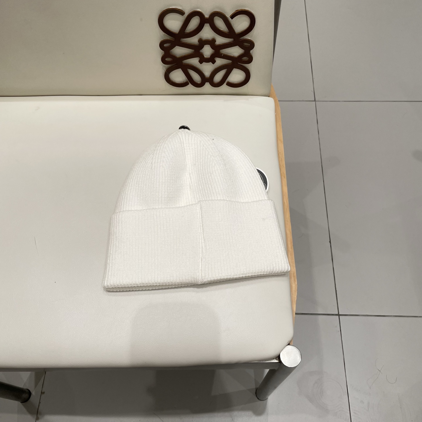 克罗心 秋冬款羊毛针织毛线帽这款必定是极简主义的最爱干净，利索，时尚百搭，绝对不挑脸型！属于时尚经典的万