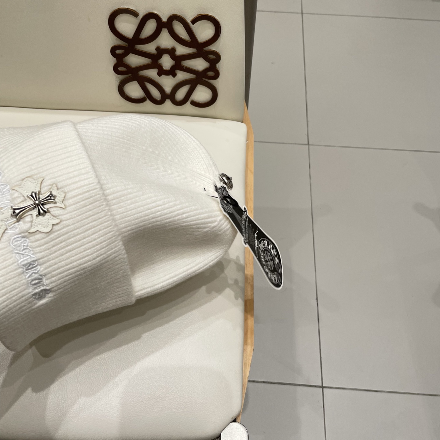 克罗心 秋冬款羊毛针织毛线帽这款必定是极简主义的最爱干净，利索，时尚百搭，绝对不挑脸型！属于时尚经典的万