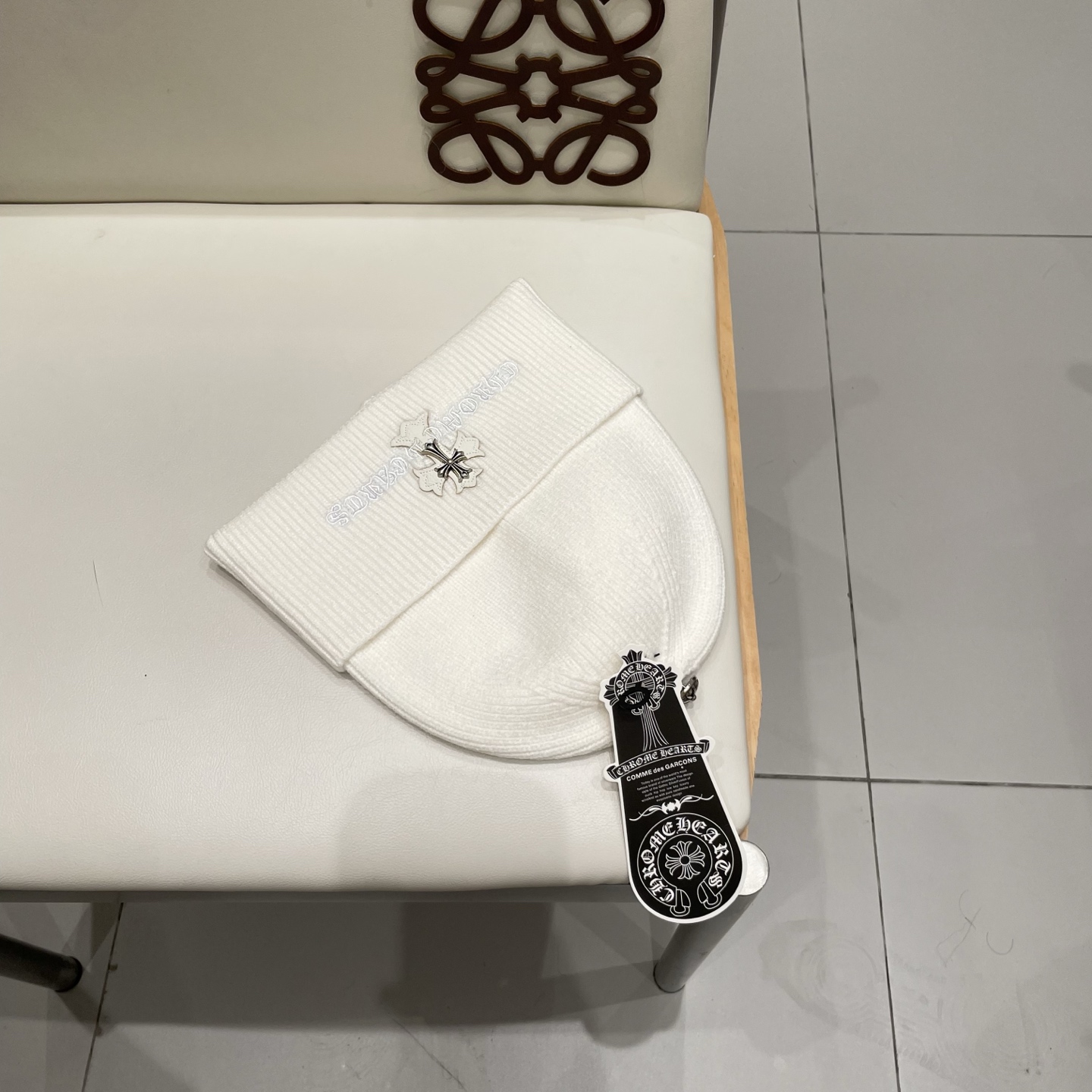 克罗心 秋冬款羊毛针织毛线帽这款必定是极简主义的最爱干净，利索，时尚百搭，绝对不挑脸型！属于时尚经典的万