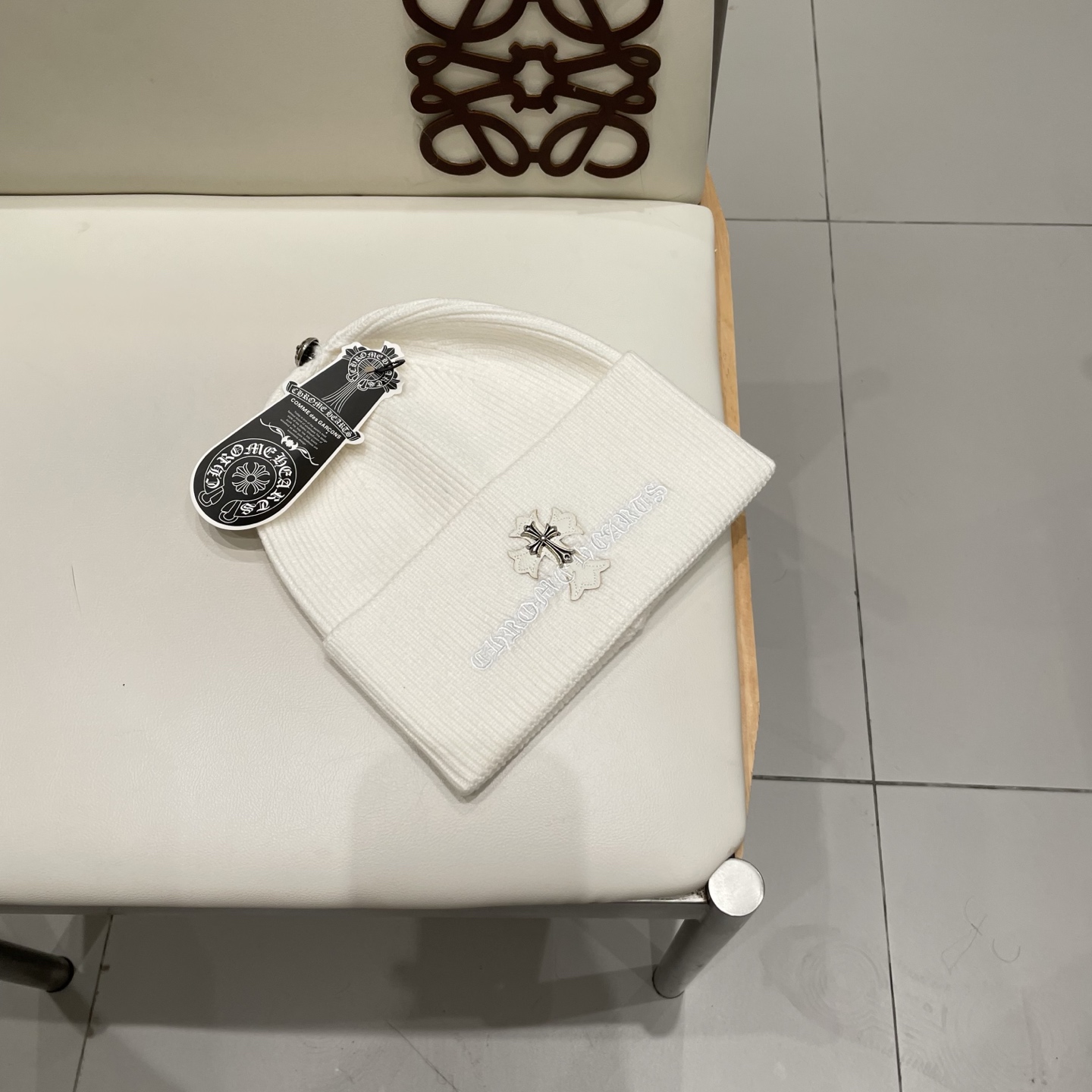 克罗心 秋冬款羊毛针织毛线帽这款必定是极简主义的最爱干净，利索，时尚百搭，绝对不挑脸型！属于时尚经典的万