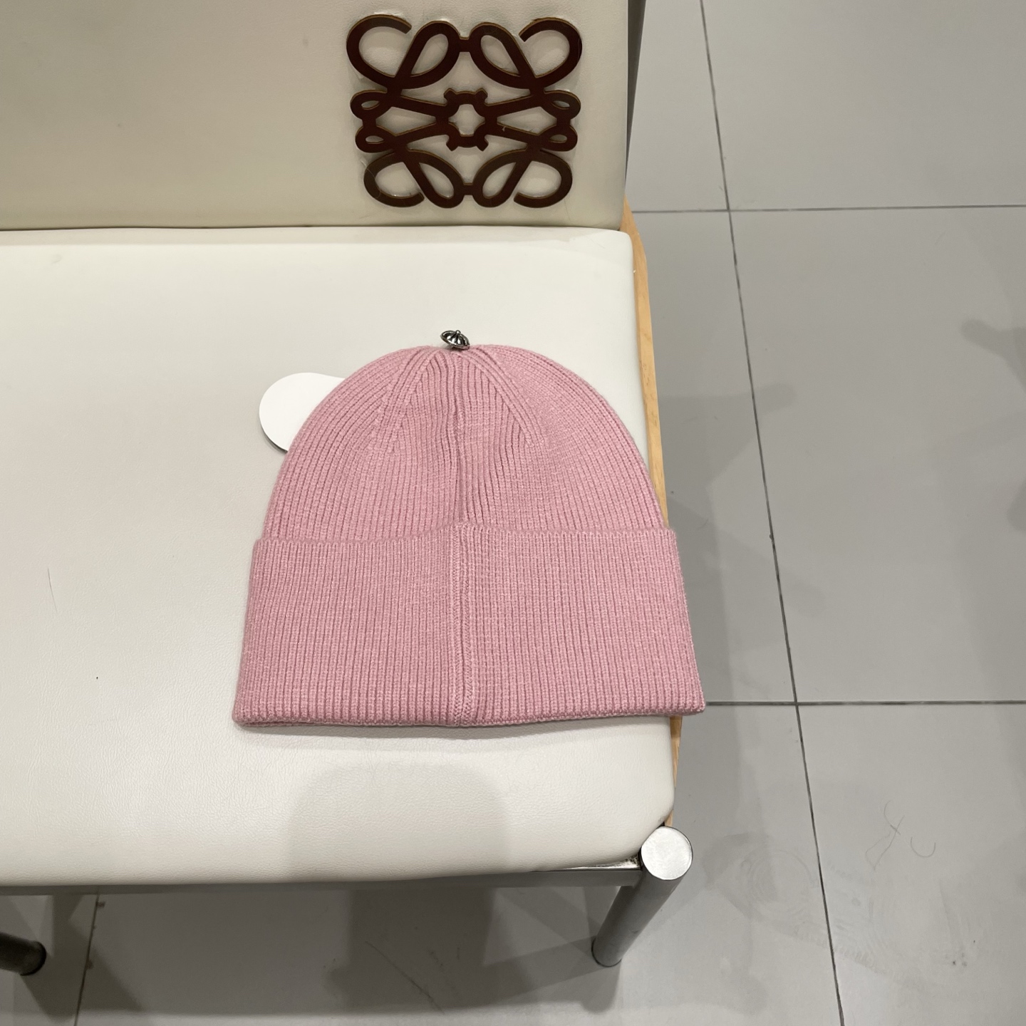 克罗心 秋冬款羊毛针织毛线帽这款必定是极简主义的最爱干净，利索，时尚百搭，绝对不挑脸型！属于时尚经典的万