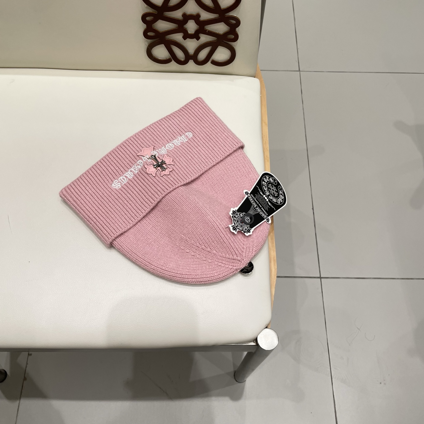 克罗心 秋冬款羊毛针织毛线帽这款必定是极简主义的最爱干净，利索，时尚百搭，绝对不挑脸型！属于时尚经典的万