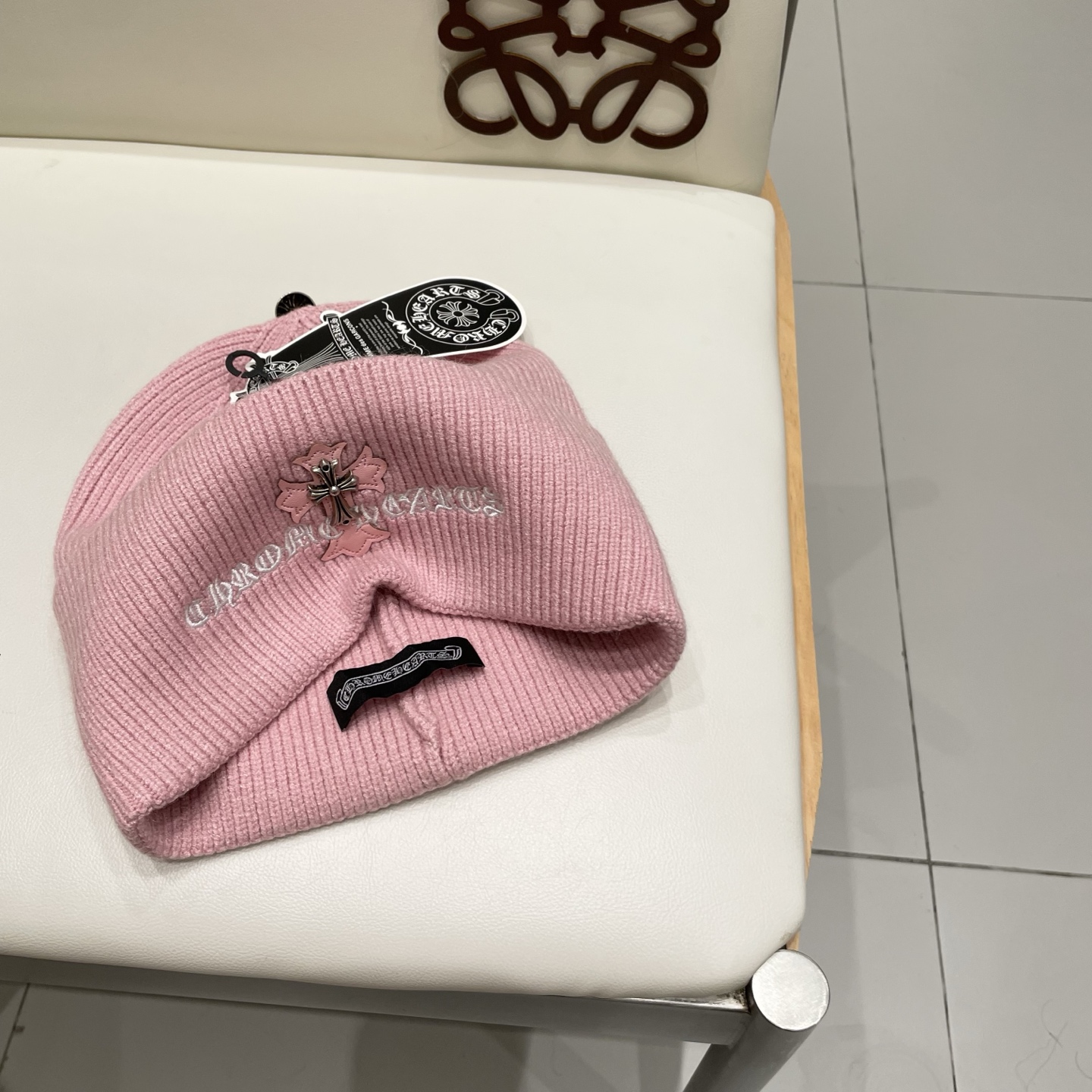 克罗心 秋冬款羊毛针织毛线帽这款必定是极简主义的最爱干净，利索，时尚百搭，绝对不挑脸型！属于时尚经典的万