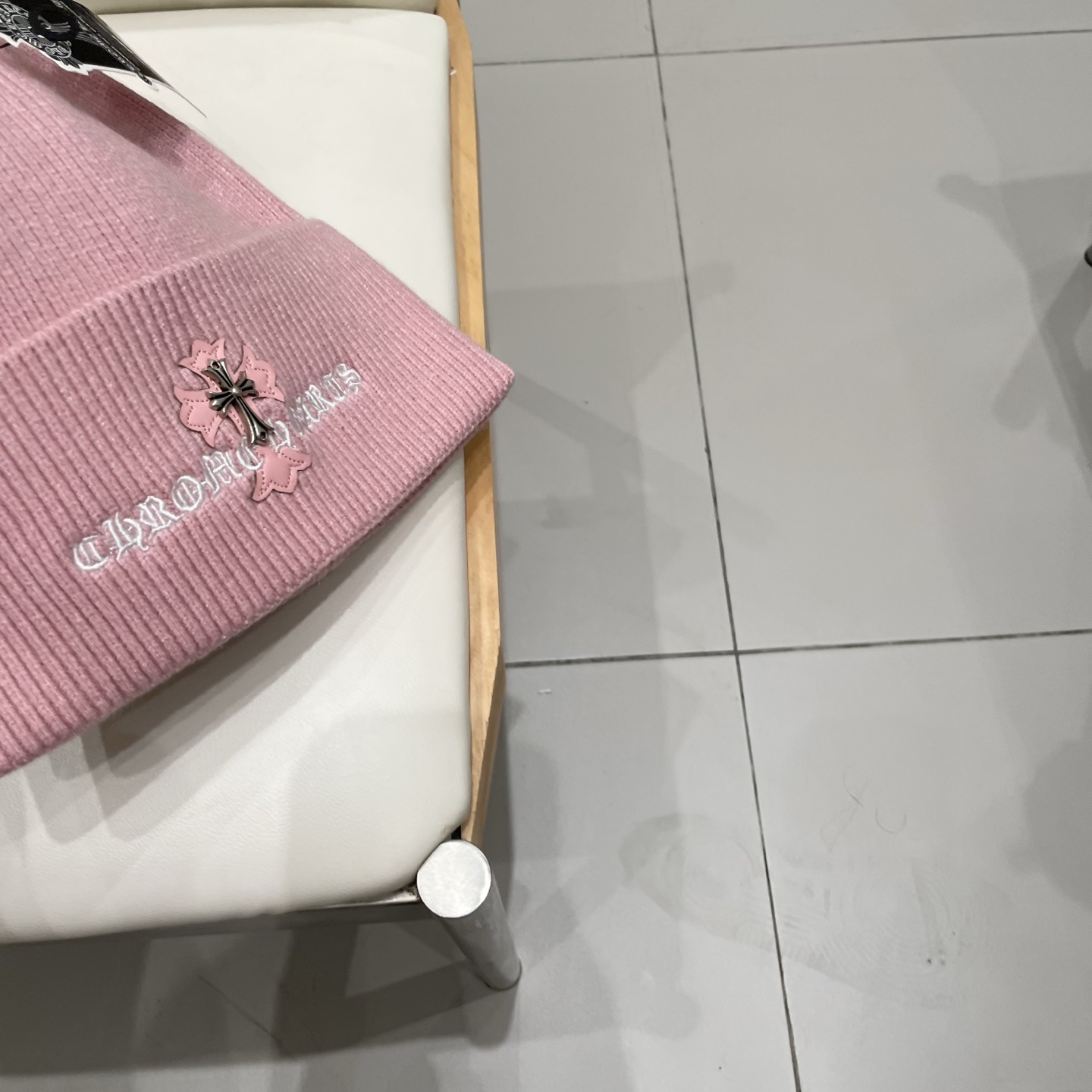 克罗心 秋冬款羊毛针织毛线帽这款必定是极简主义的最爱干净，利索，时尚百搭，绝对不挑脸型！属于时尚经典的万