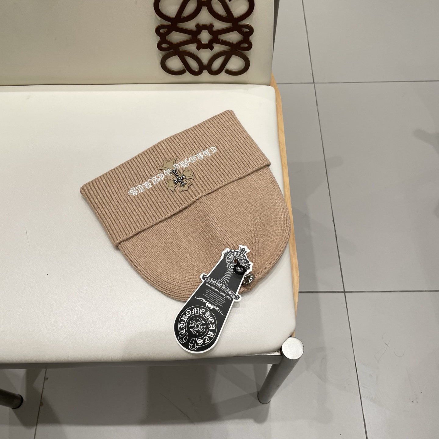 克罗心 秋冬款羊毛针织毛线帽这款必定是极简主义的最爱干净，利索，时尚百搭，绝对不挑脸型！属于时尚经典的万