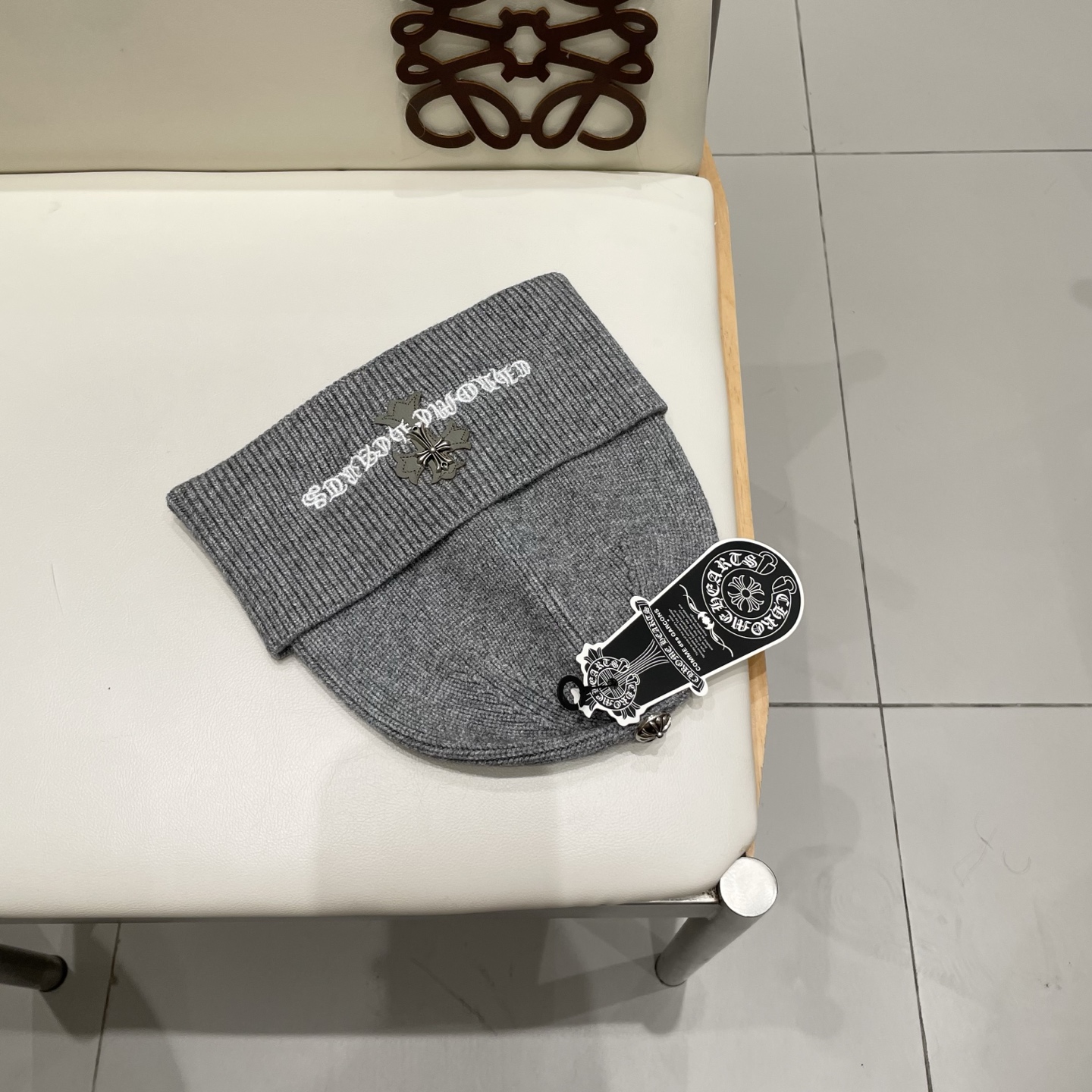 克罗心 秋冬款羊毛针织毛线帽这款必定是极简主义的最爱干净，利索，时尚百搭，绝对不挑脸型！属于时尚经典的万