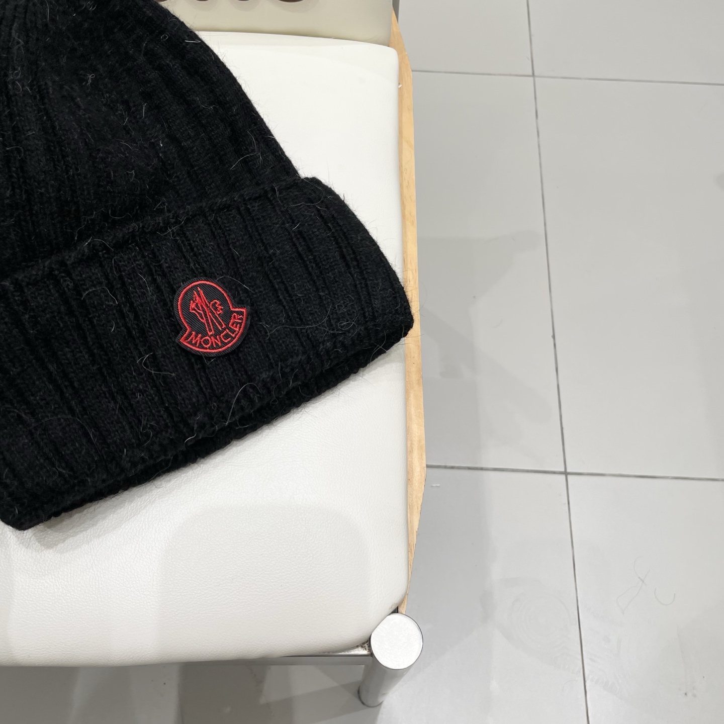 高版本蒙口Moncler盟可睐💥官网经典针织帽，原单复刻.非常柔软亲肤，弹性很好💓有质感又非常百搭的款式~保暖的  羊绒