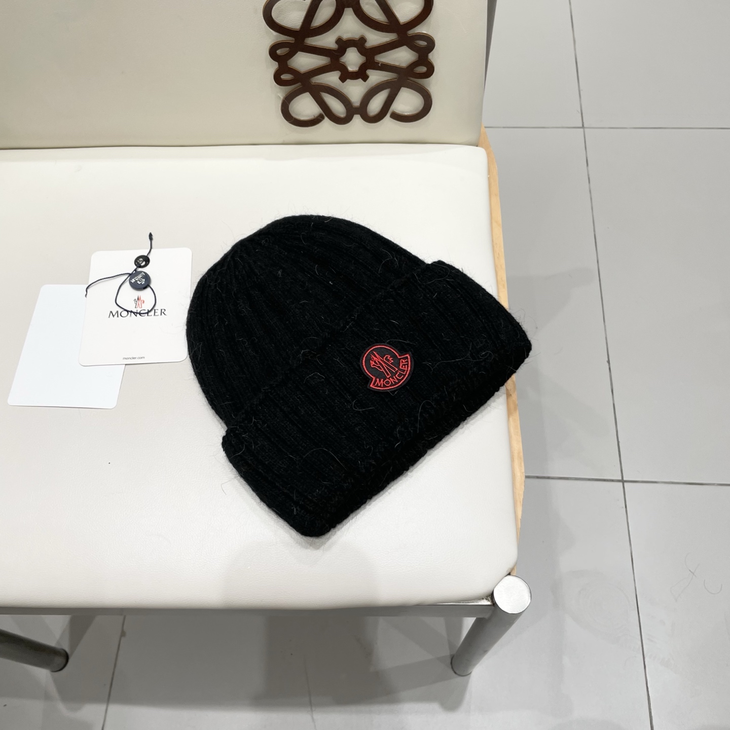 高版本蒙口Moncler盟可睐💥官网经典针织帽，原单复刻.非常柔软亲肤，弹性很好💓有质感又非常百搭的款式~保暖的  羊绒
