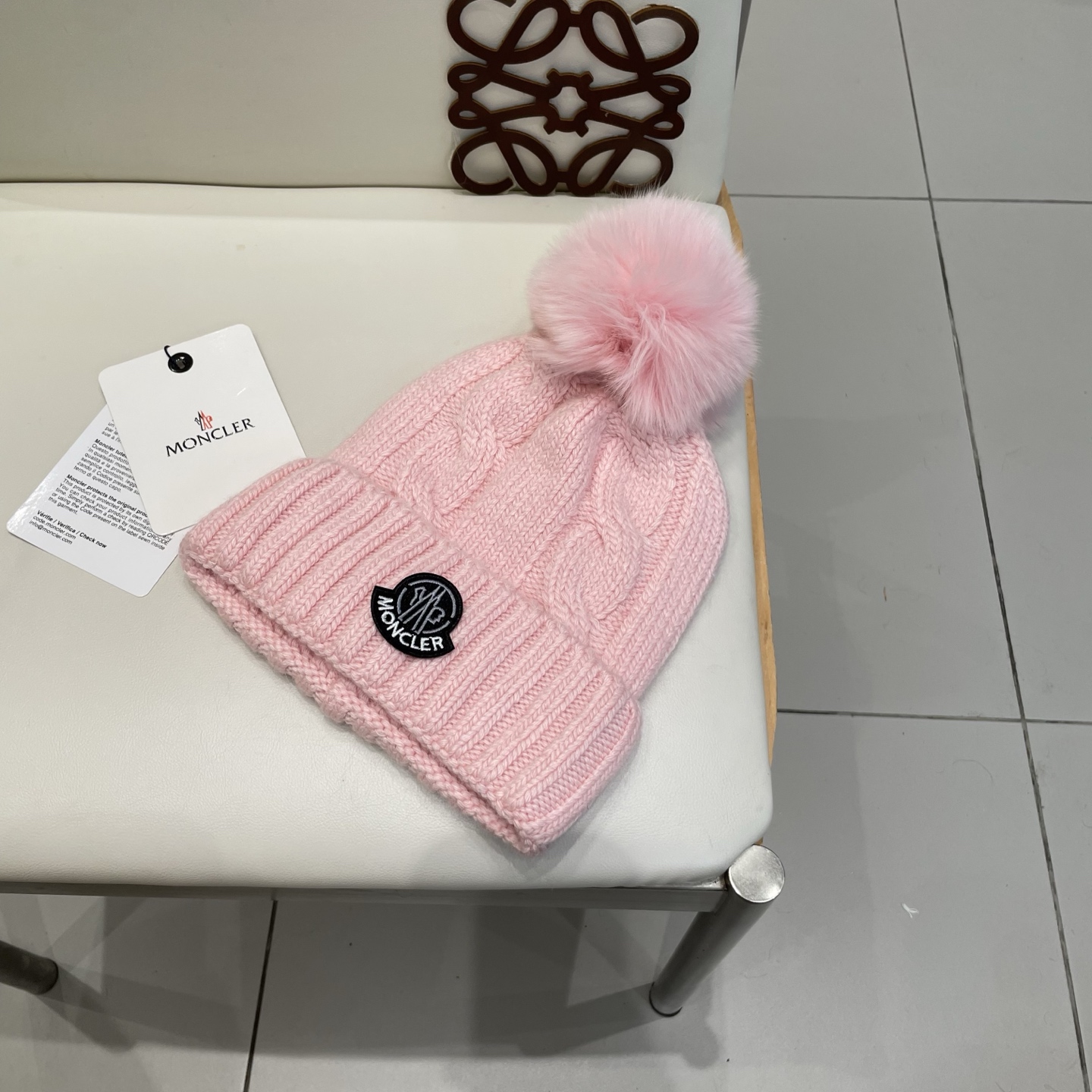 蒙口MONCLER🎩官方热卖爆款，羊毛针织毛线帽，百分之70羊毛，30兔毛，时尚好品质高端大气，超柔软！超火爆💖质感很赞