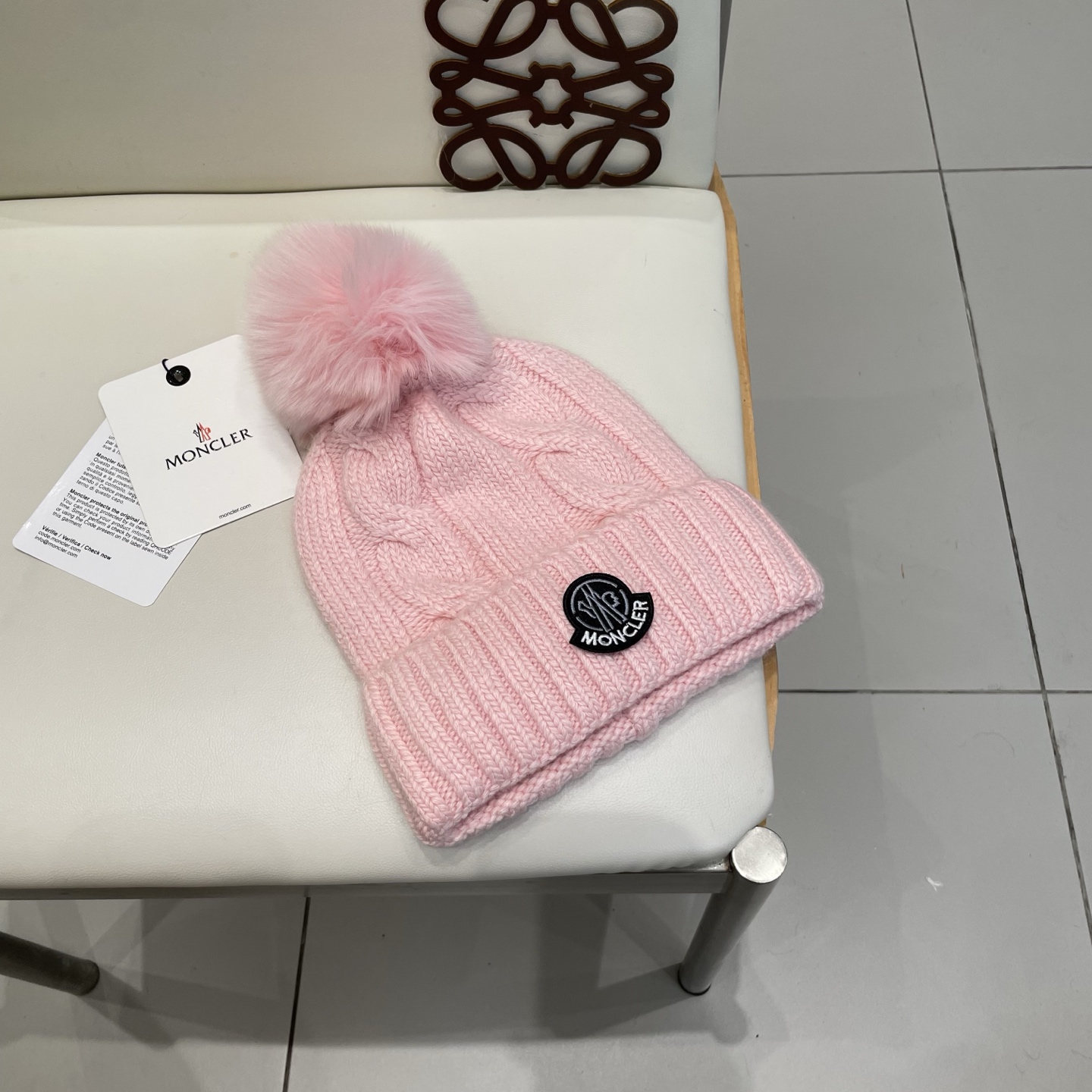 蒙口MONCLER🎩官方热卖爆款，羊毛针织毛线帽，百分之70羊毛，30兔毛，时尚好品质高端大气，超柔软！超火爆💖质感很赞
