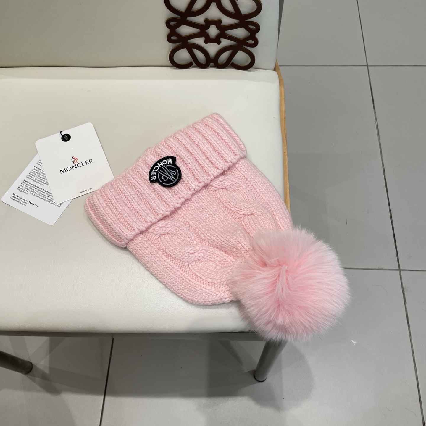 蒙口MONCLER🎩官方热卖爆款，羊毛针织毛线帽，百分之70羊毛，30兔毛，时尚好品质高端大气，超柔软！超火爆💖质感很赞
