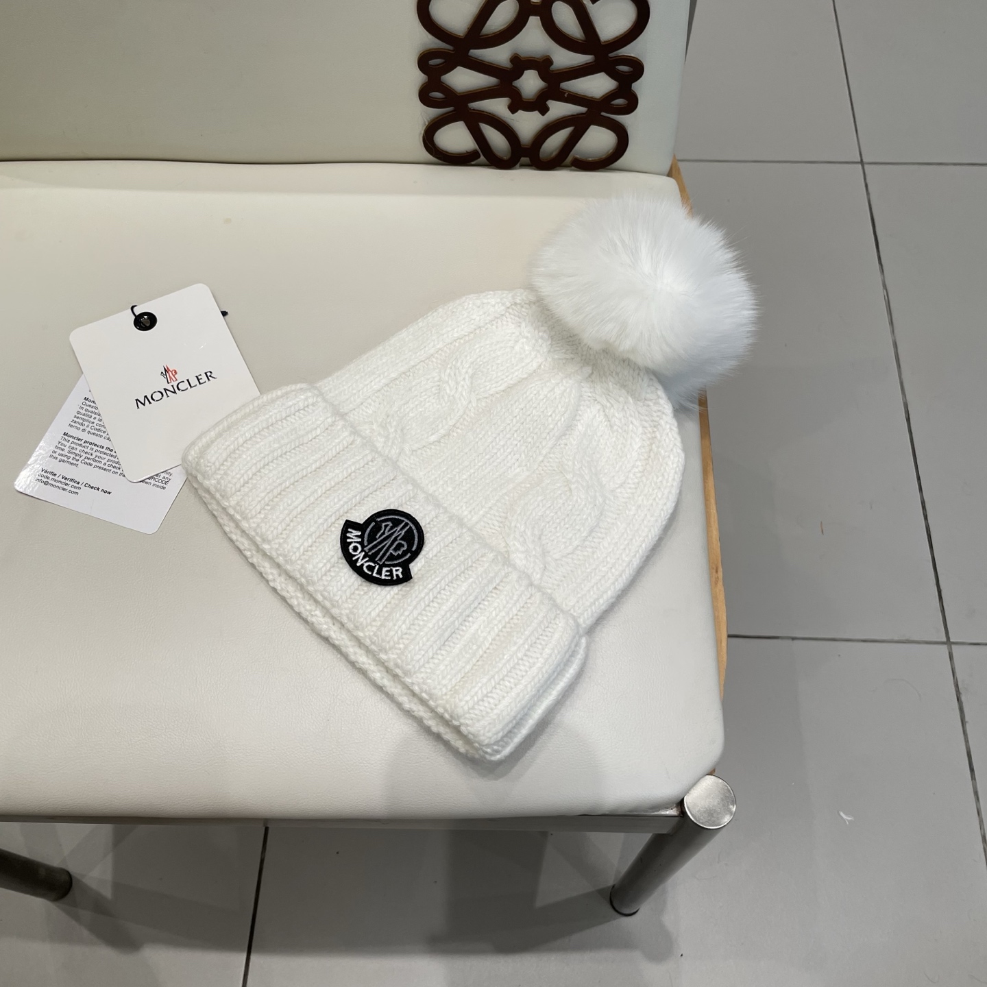 蒙口MONCLER🎩官方热卖爆款，羊毛针织毛线帽，百分之70羊毛，30兔毛，时尚好品质高端大气，超柔软！超火爆💖质感很赞