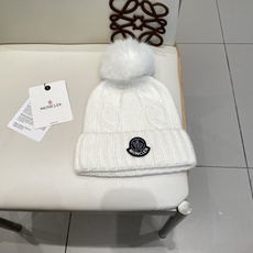 蒙口MONCLER🎩官方热卖爆款,羊毛针织毛线帽,百分之70羊毛,30兔毛,时尚好品质高端大气,超柔软!超火爆💖质感很赞 蒙口MONCLER🎩官方热卖爆款,羊毛针织毛线帽,百分之70羊毛,30兔毛,时尚好品质高端大气,超柔软!超火爆💖质感很赞