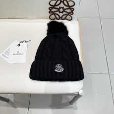 蒙口MONCLER🎩官方热卖爆款,羊毛针织毛线帽,百分之70羊毛,30兔毛,时尚好品质高端大气,超柔软!超火爆💖质感很赞 蒙口MONCLER🎩官方热卖爆款,羊毛针织毛线帽,百分之70羊毛,30兔毛,时尚好品质高端大气,超柔软!超火爆💖质感很赞