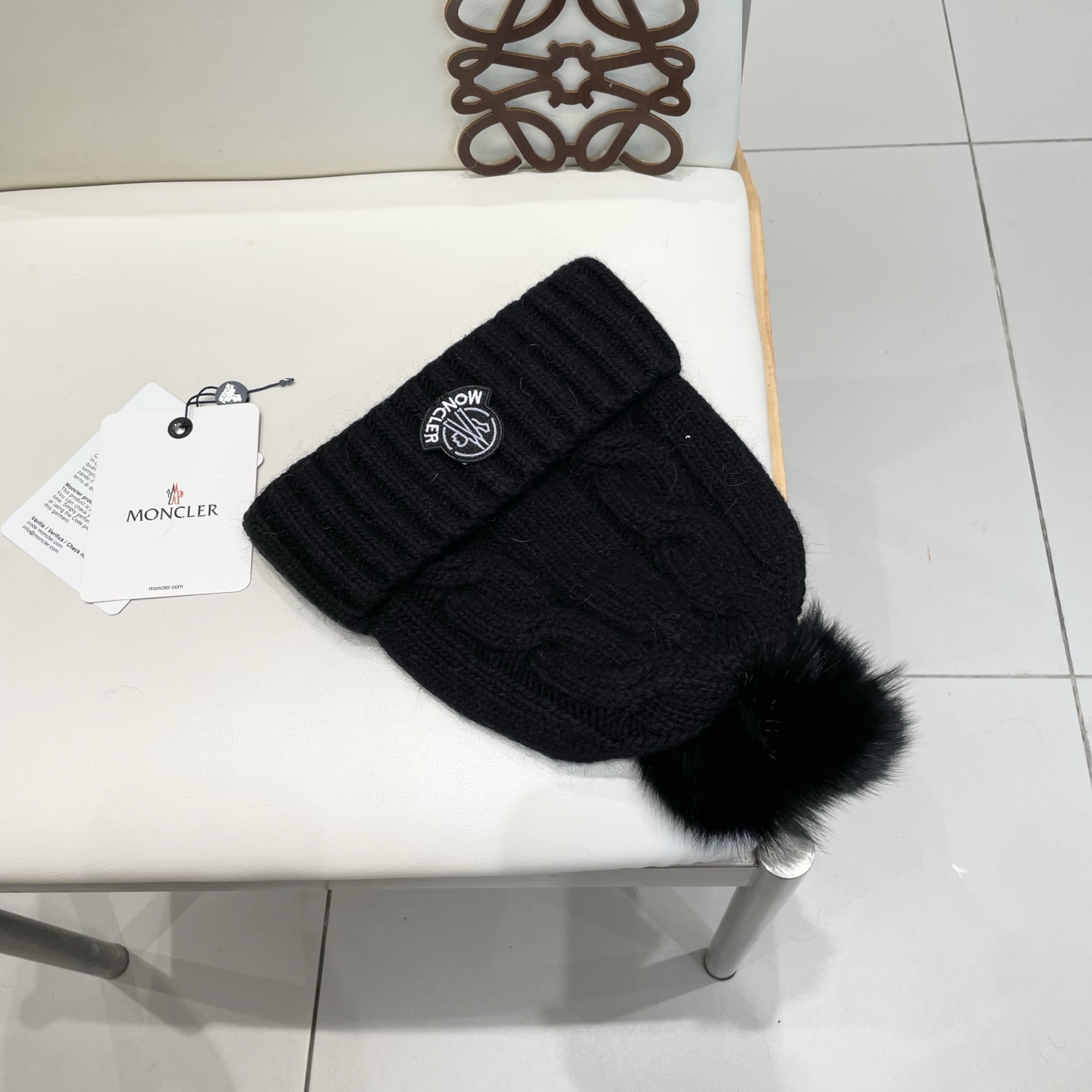 蒙口MONCLER🎩官方热卖爆款，羊毛针织毛线帽，百分之70羊毛，30兔毛，时尚好品质高端大气，超柔软！超火爆💖质感很赞