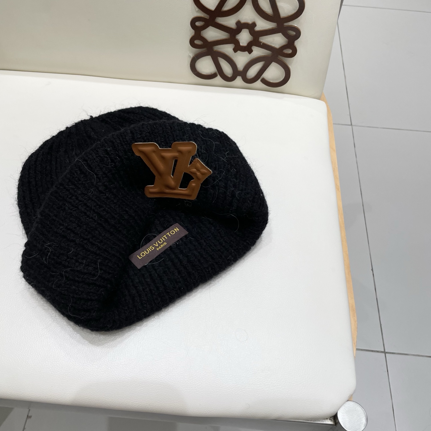 Lv针织帽 非常百搭 男女通用 亲们可以看细节，透气舒适，羊毛采用进口毛线料！潮人必备！