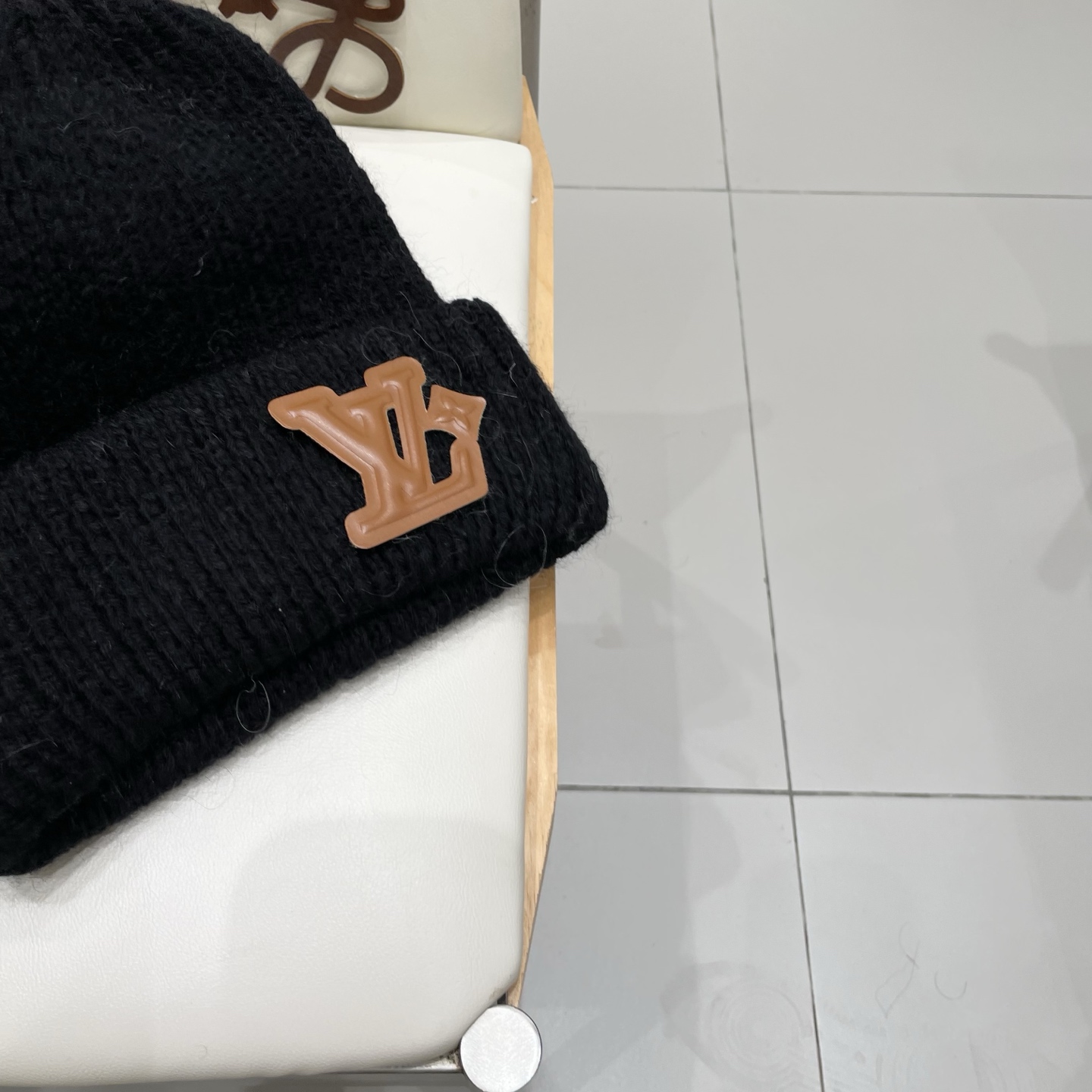 Lv针织帽 非常百搭 男女通用 亲们可以看细节，透气舒适，羊毛采用进口毛线料！潮人必备！
