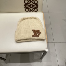 Lv针织帽 非常百搭 男女通用 亲们可以看细节,透气舒适,羊毛采用进口毛线料!潮人必备! Lv针织帽 非常百搭 男女通用 亲们可以看细节,透气舒适,羊毛采用进口毛线料!潮人必备!