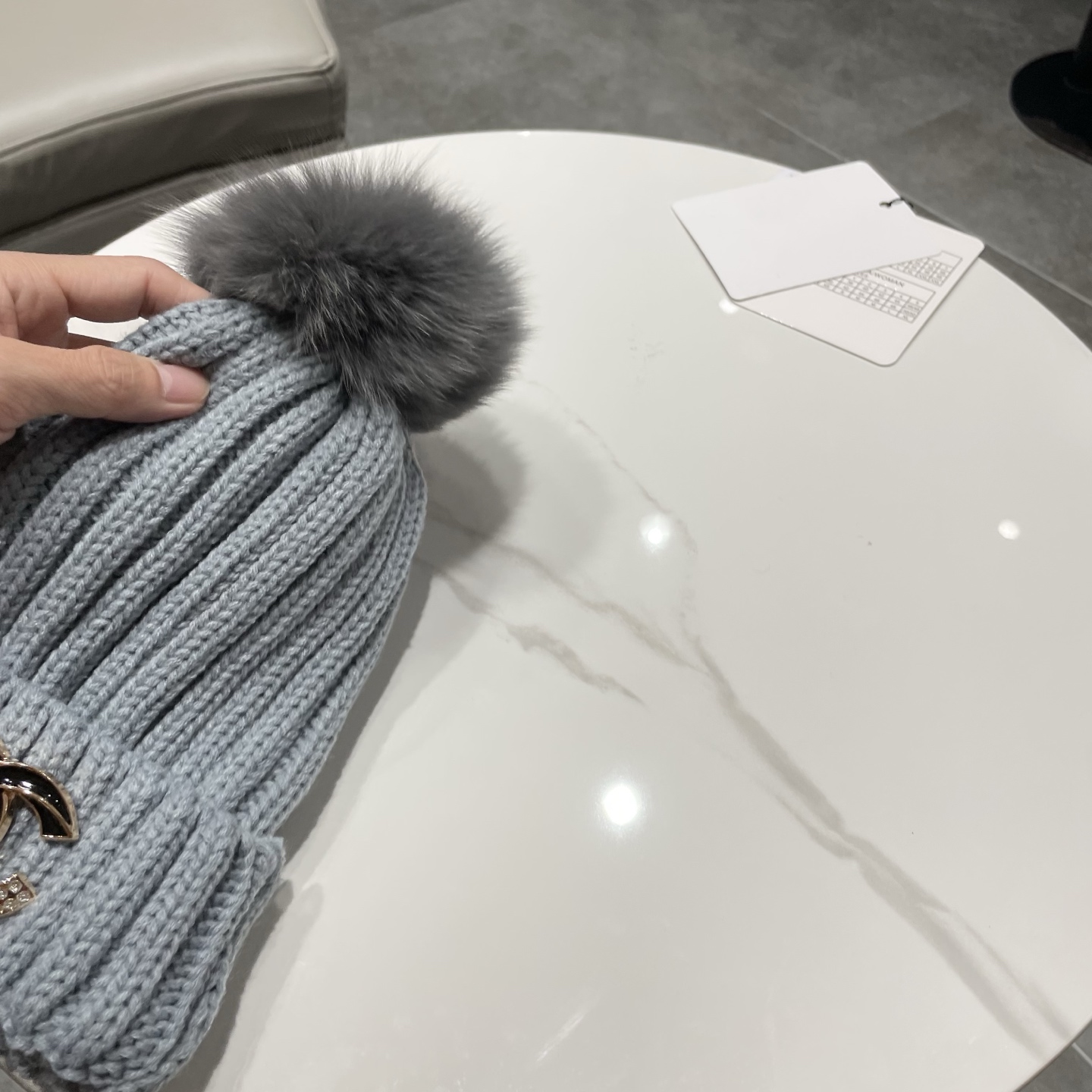 Chanel香奈儿配狐狸毛球针织毛线帽