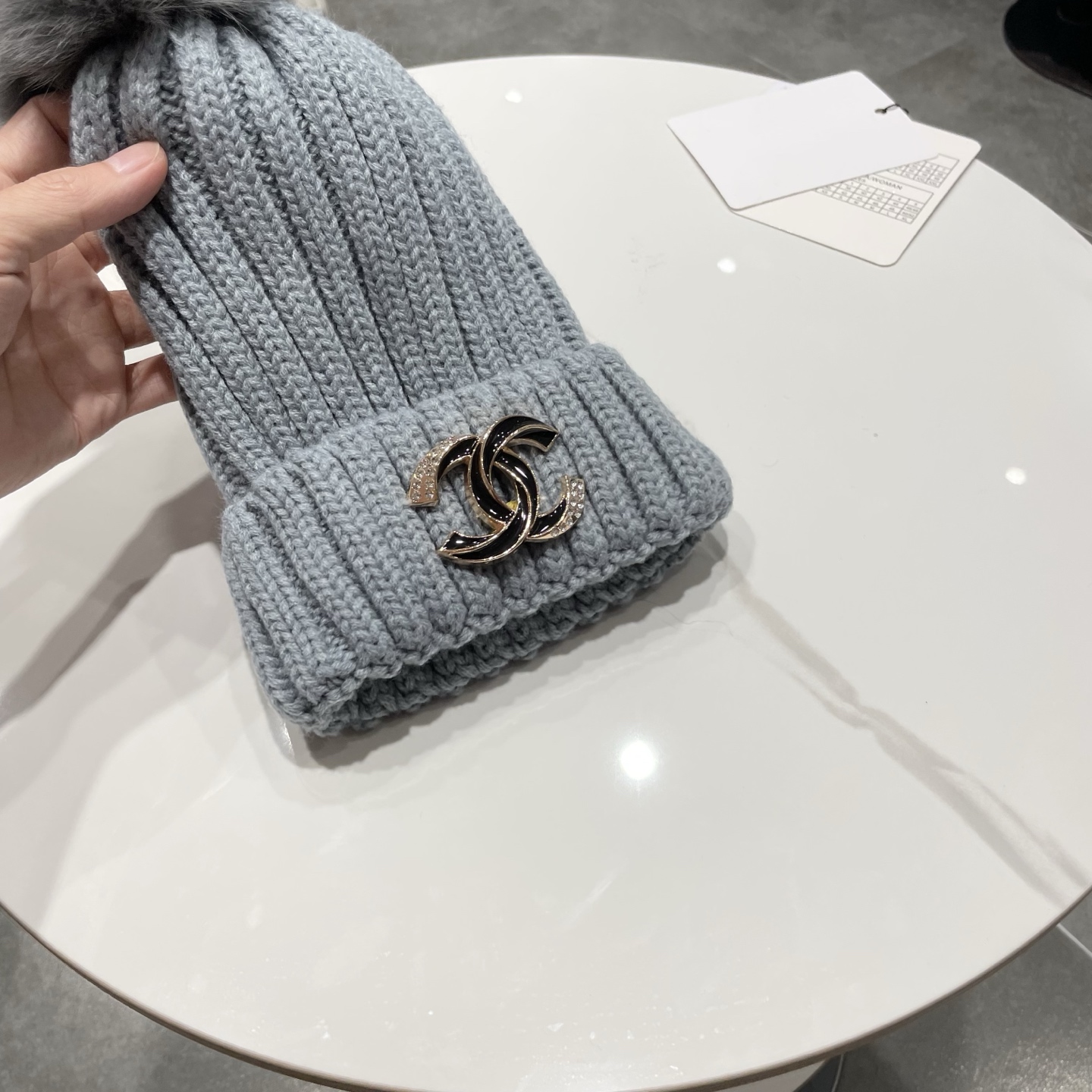 Chanel香奈儿配狐狸毛球针织毛线帽