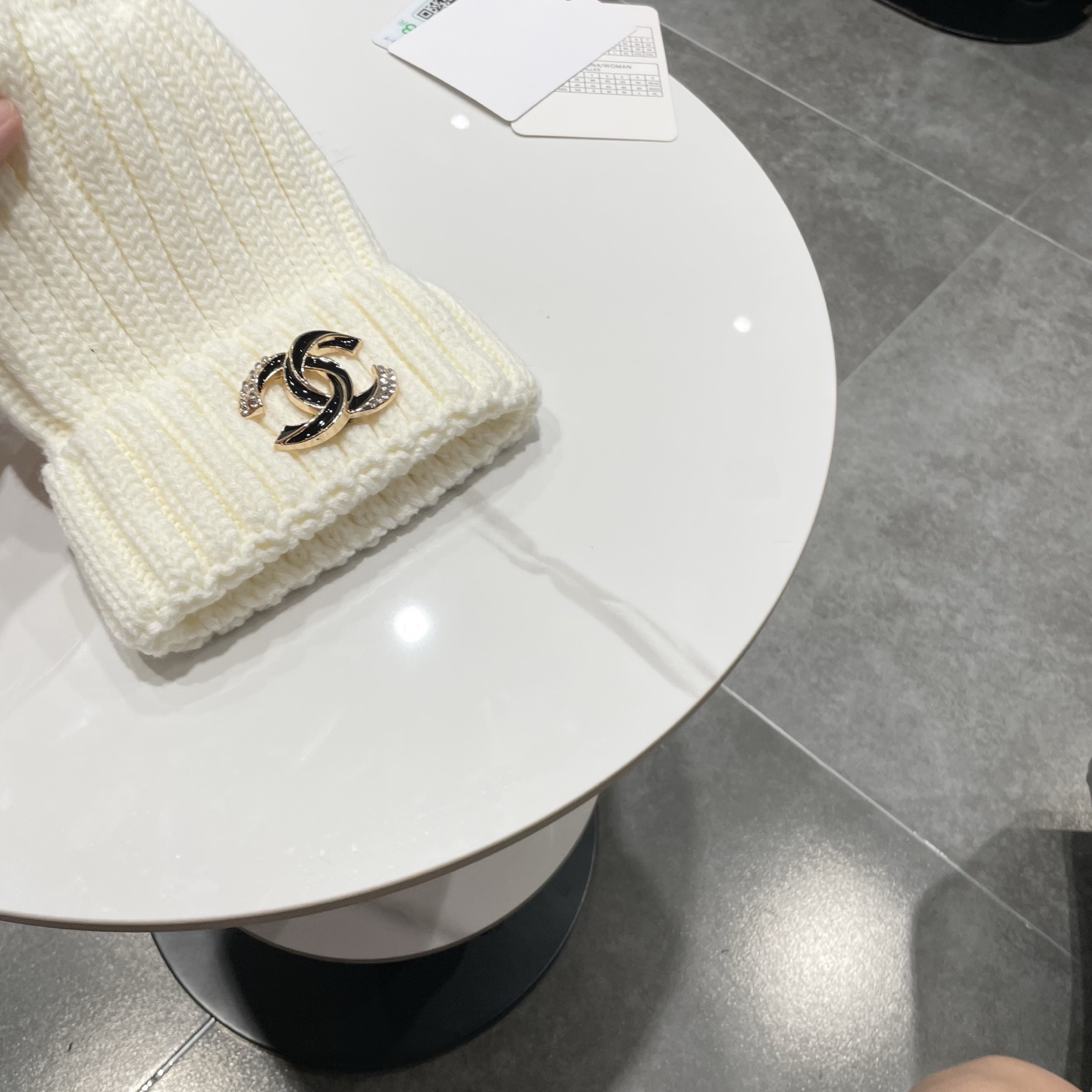 Chanel香奈儿配狐狸毛球针织毛线帽