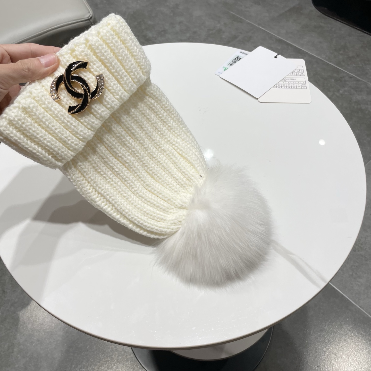 Chanel香奈儿配狐狸毛球针织毛线帽