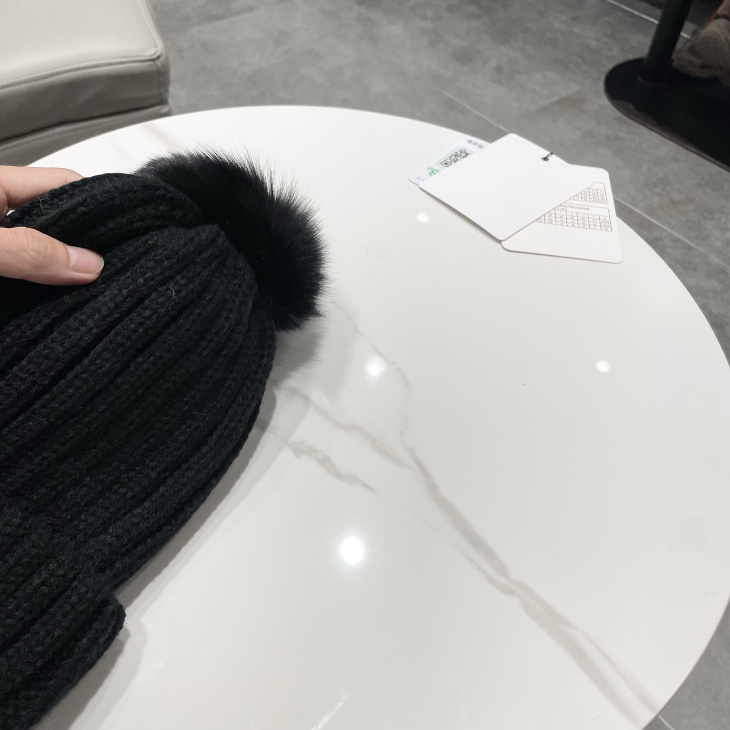 Chanel香奈儿配狐狸毛球针织毛线帽