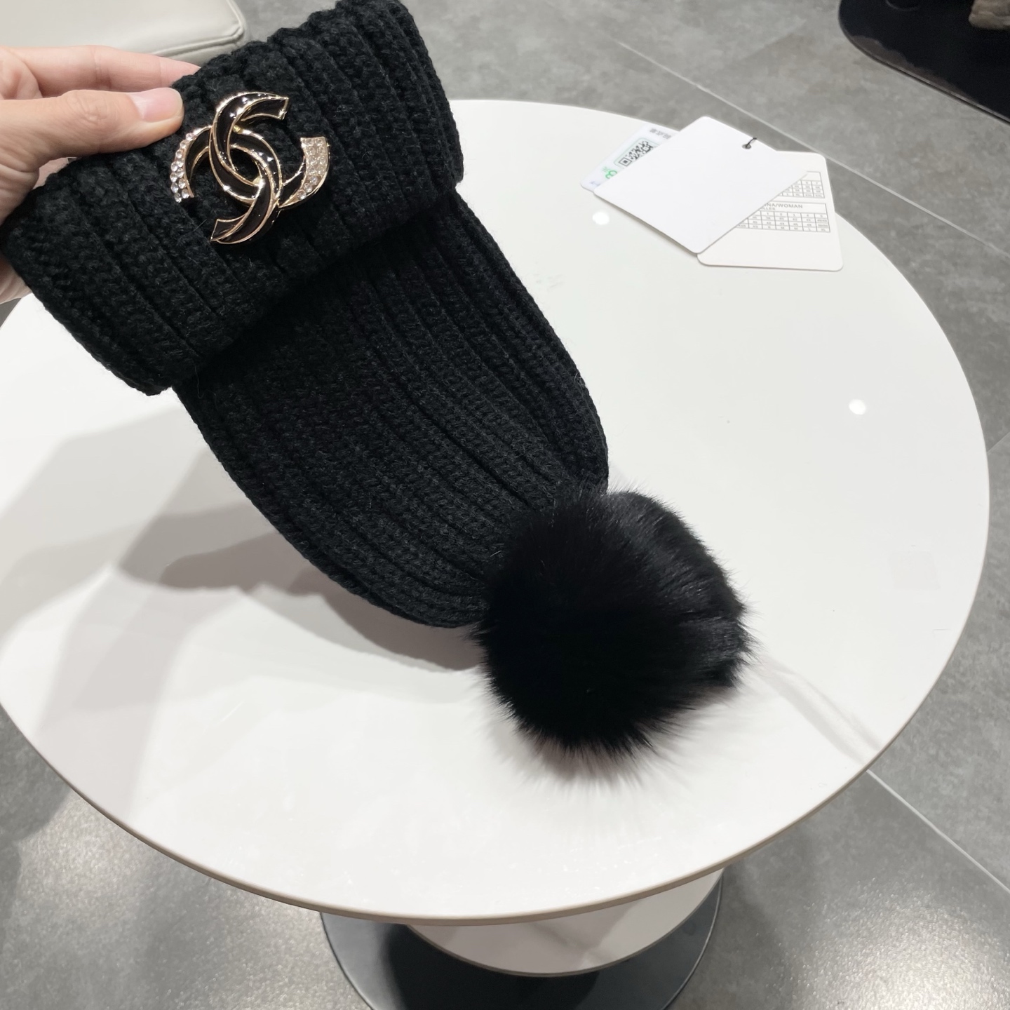 Chanel香奈儿配狐狸毛球针织毛线帽