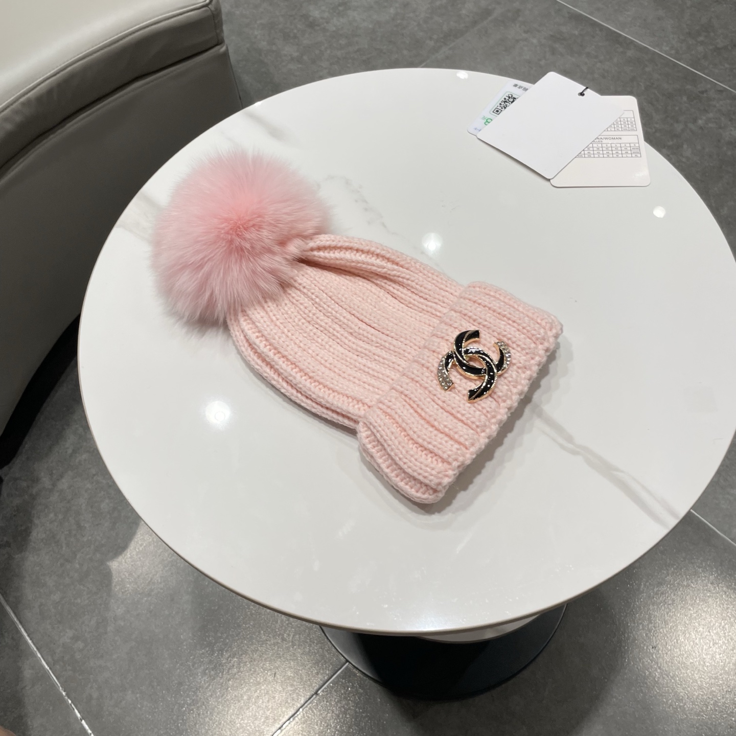 Chanel香奈儿配狐狸毛球针织毛线帽
