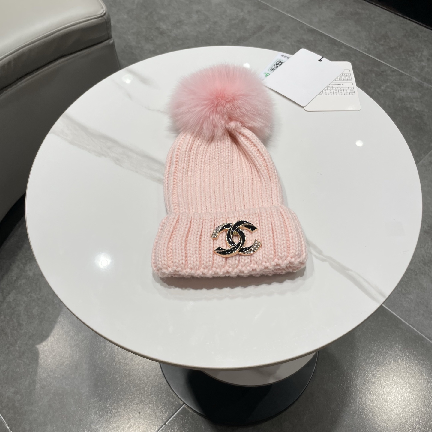 NO:553129,Chanel Chanel with fox fur ball knitted beanie hat bucket hat baseball cap knitted hat, hat, chanel, chanel, espadrilles, hats19860909Chanel香奈儿配狐狸毛球针织毛线帽帽子渔夫帽棒球帽针织帽,帽子,chanel,chanel,espadrilles,hats,hat