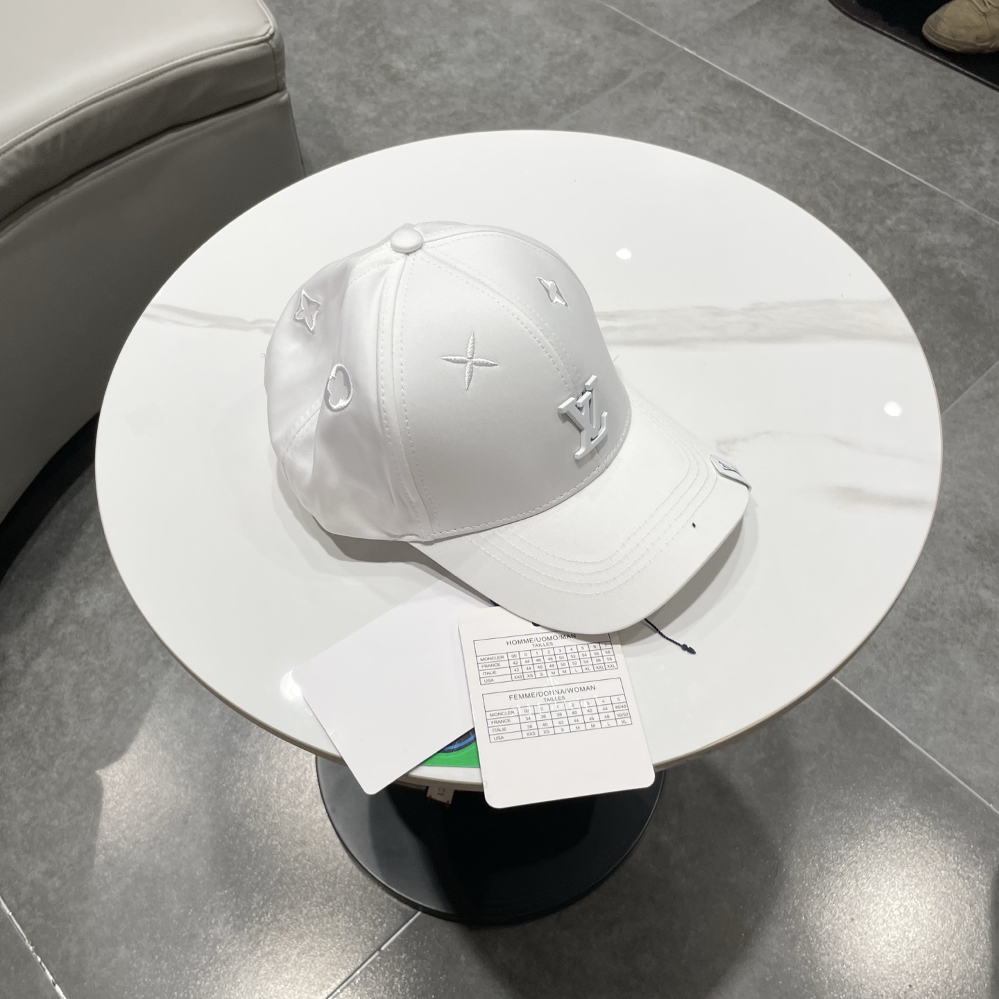 🧢路易威登棒球帽 LouisVuitton😍新款LV棒球帽，重工打造♥️高端大气，百搭款🤗男女通用！跑量