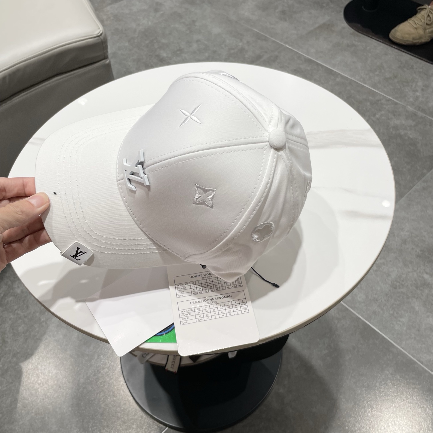 🧢路易威登棒球帽 LouisVuitton😍新款LV棒球帽，重工打造♥️高端大气，百搭款🤗男女通用！跑量
