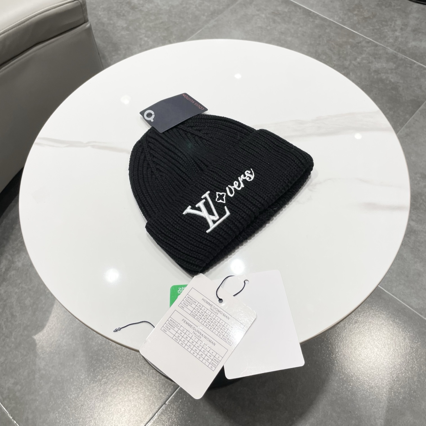 ⚫️Lv官网针织帽非常百搭 男女通用 亲们可以看细节，车工整齐 透气舒适，采用进口毛线料！潮人必备！