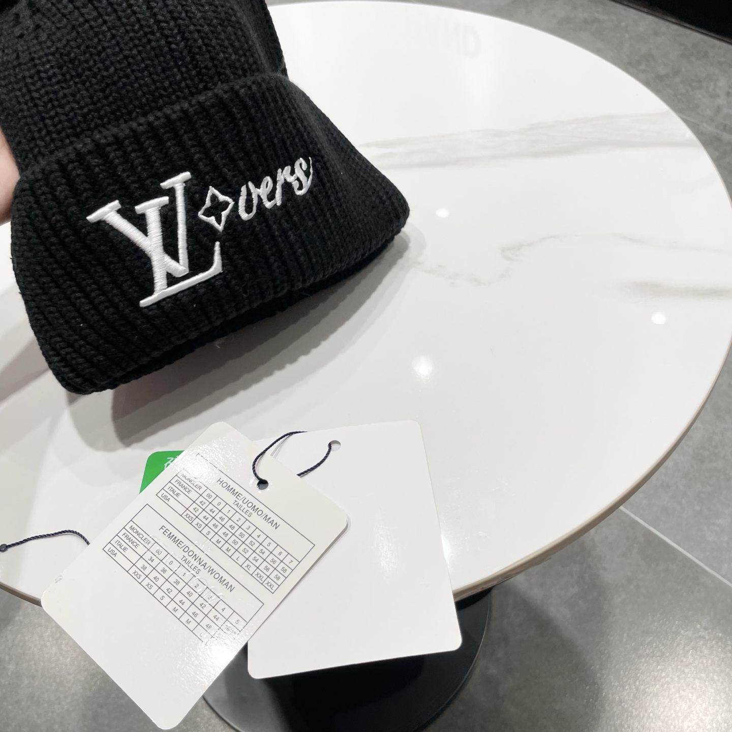 ⚫️Lv官网针织帽非常百搭 男女通用 亲们可以看细节，车工整齐 透气舒适，采用进口毛线料！潮人必备！