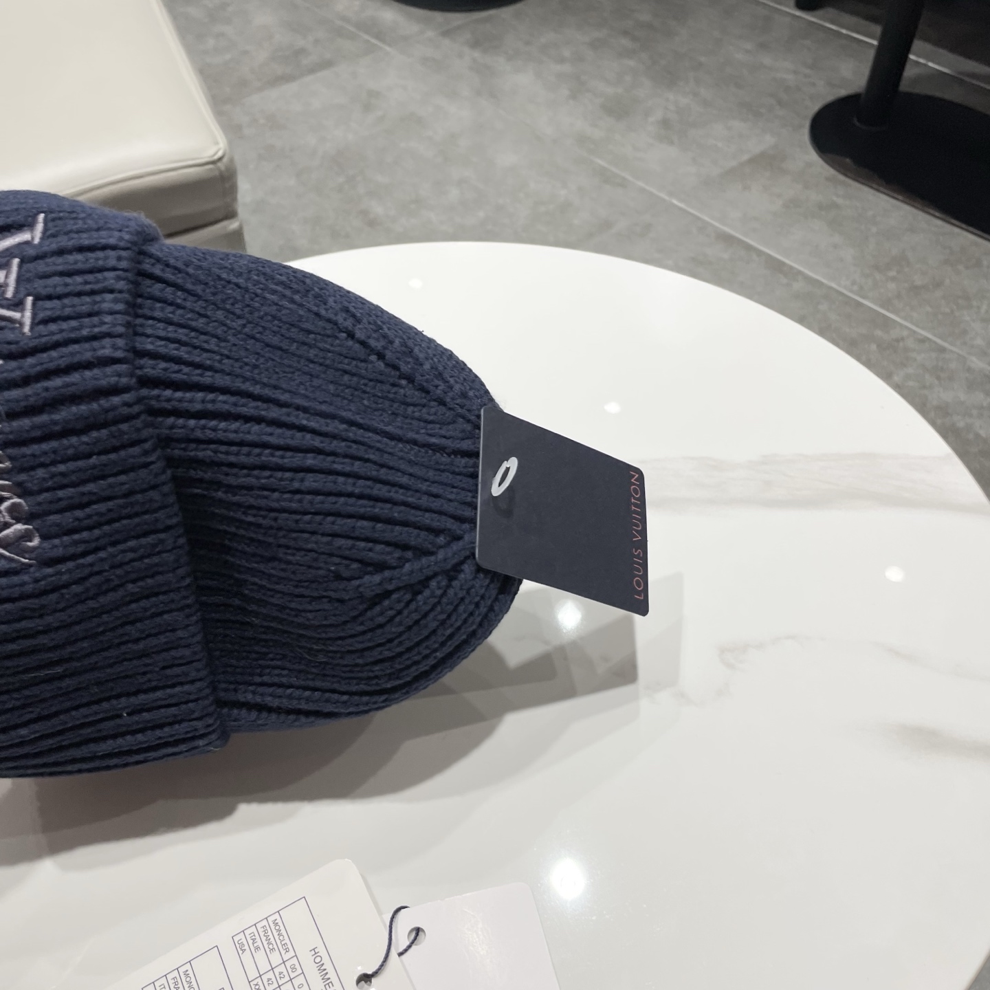 ⚫️Lv官网针织帽非常百搭 男女通用 亲们可以看细节，车工整齐 透气舒适，采用进口毛线料！潮人必备！