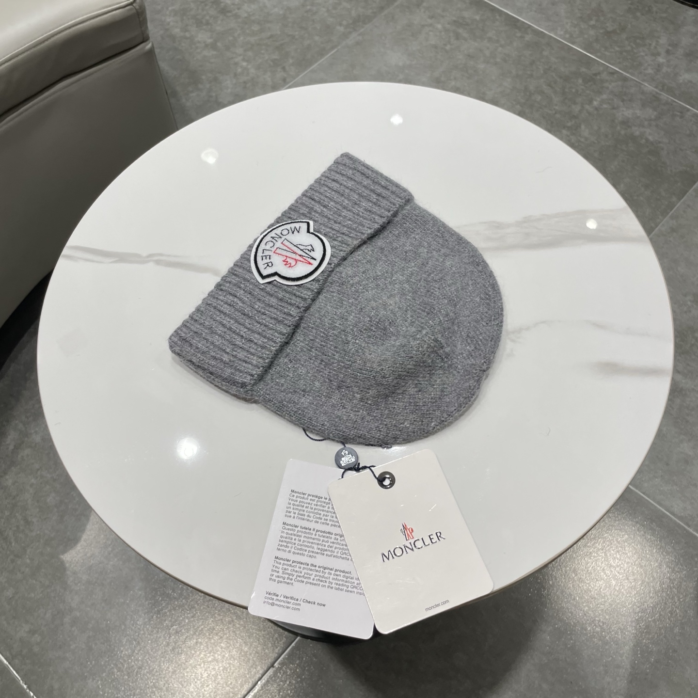 蒙口MONCLER🎩官方热卖爆款，羊毛针织毛线帽，百分之70羊毛，30兔毛，时尚好品质高端大气，超柔软！超火爆💖质感很赞