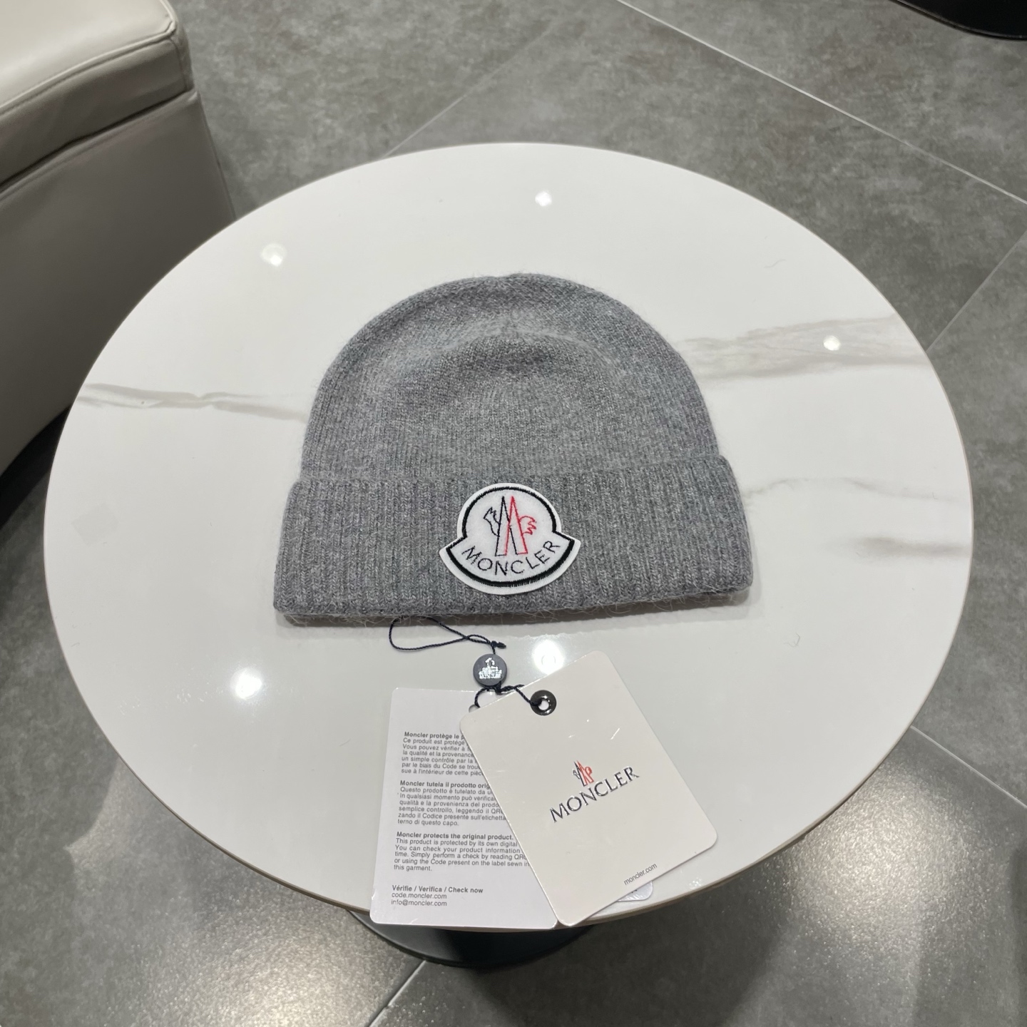 蒙口MONCLER🎩官方热卖爆款,羊毛针织毛线帽,百分之70羊毛,30兔毛,时尚好品质高端大气,超柔软!超火爆💖质感很赞 蒙口MONCLER🎩官方热卖爆款,羊毛针织毛线帽,百分之70羊毛,30兔毛,时尚好品质高端大气,超柔软!超火爆💖质感很赞