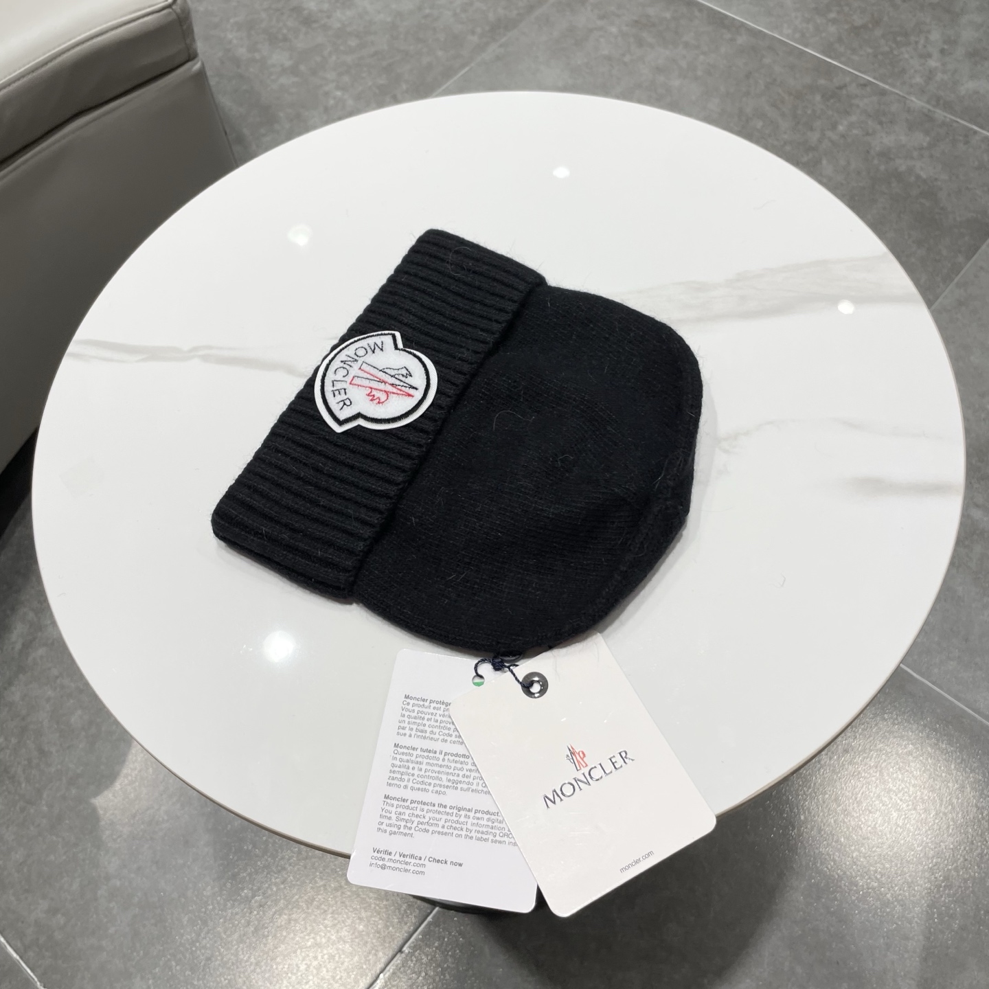 蒙口MONCLER🎩官方热卖爆款，羊毛针织毛线帽，百分之70羊毛，30兔毛，时尚好品质高端大气，超柔软！超火爆💖质感很赞
