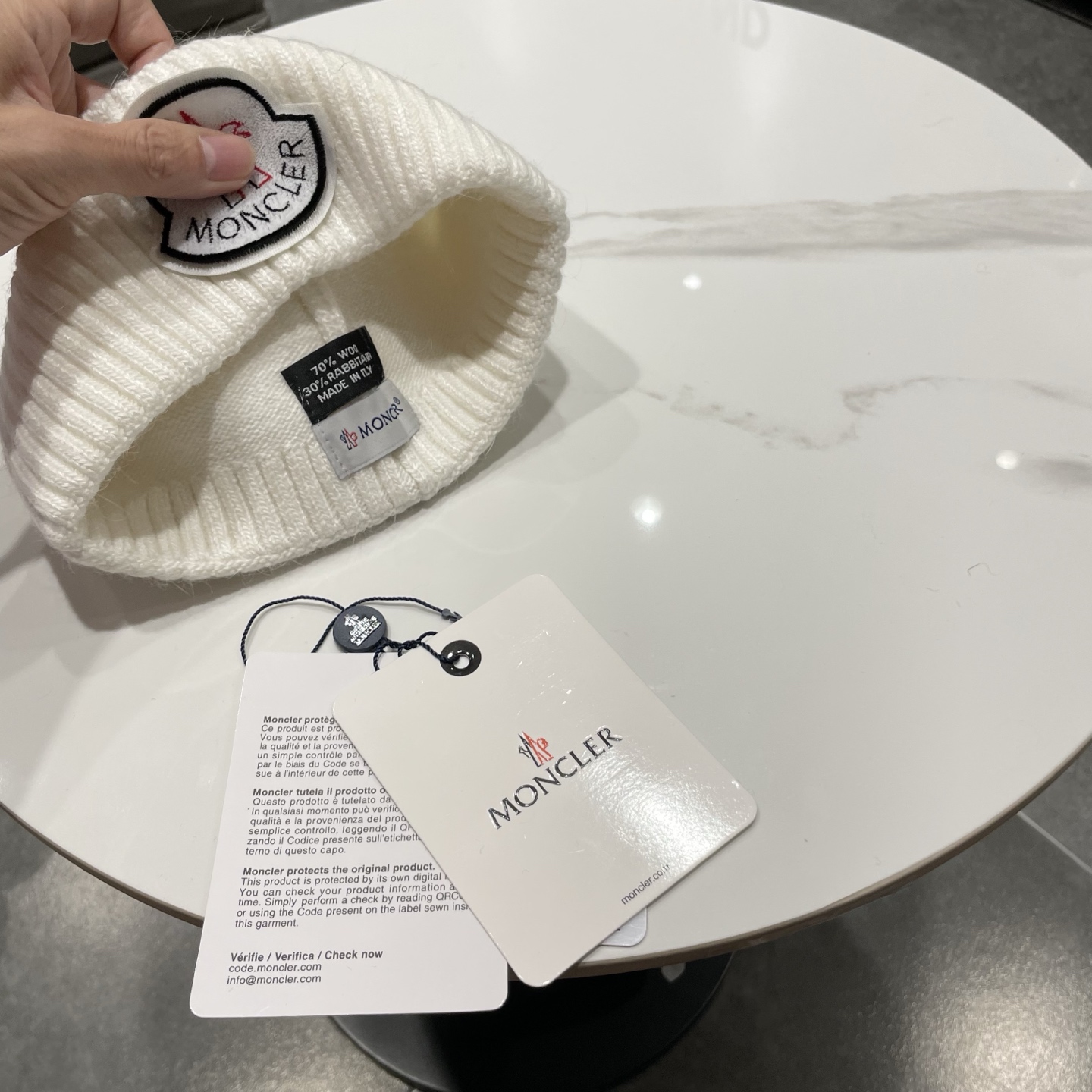 蒙口MONCLER🎩官方热卖爆款，羊毛针织毛线帽，百分之70羊毛，30兔毛，时尚好品质高端大气，超柔软！超火爆💖质感很赞