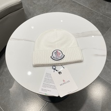 蒙口MONCLER🎩官方热卖爆款,羊毛针织毛线帽,百分之70羊毛,30兔毛,时尚好品质高端大气,超柔软!超火爆💖质感很赞 蒙口MONCLER🎩官方热卖爆款,羊毛针织毛线帽,百分之70羊毛,30兔毛,时尚好品质高端大气,超柔软!超火爆💖质感很赞