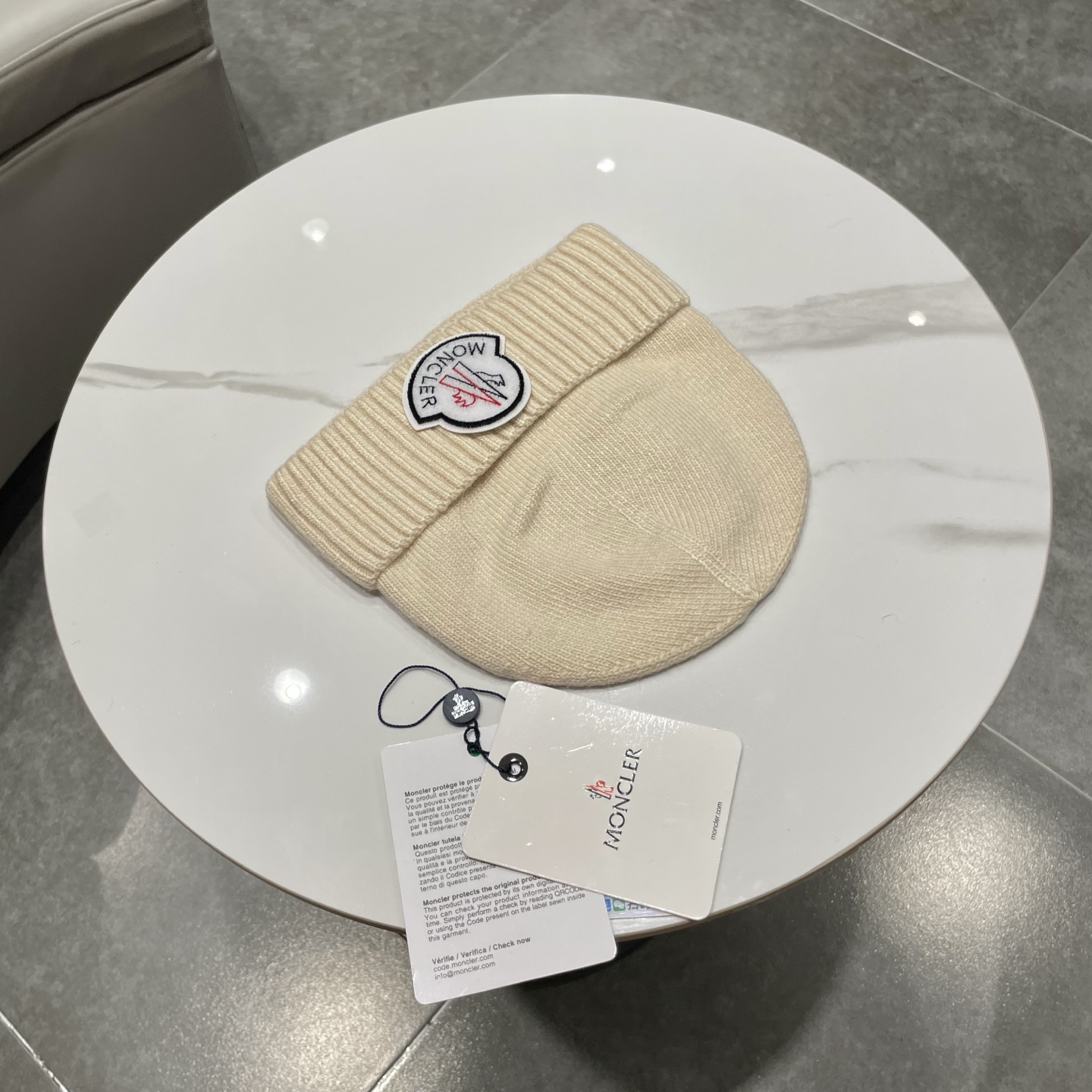 蒙口MONCLER🎩官方热卖爆款，羊毛针织毛线帽，百分之70羊毛，30兔毛，时尚好品质高端大气，超柔软！超火爆💖质感很赞