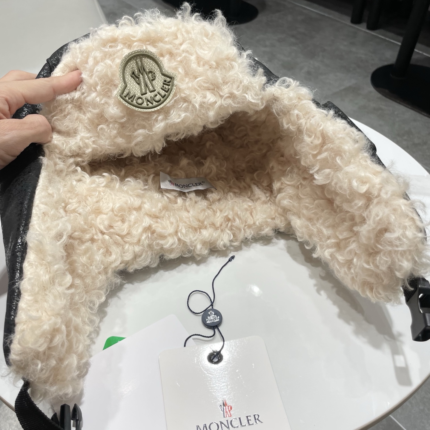 蒙口MONCLER防寒男女大头雷锋加绒帽加厚皮质东北耳帽围护户外保暖毛绒帽冬季