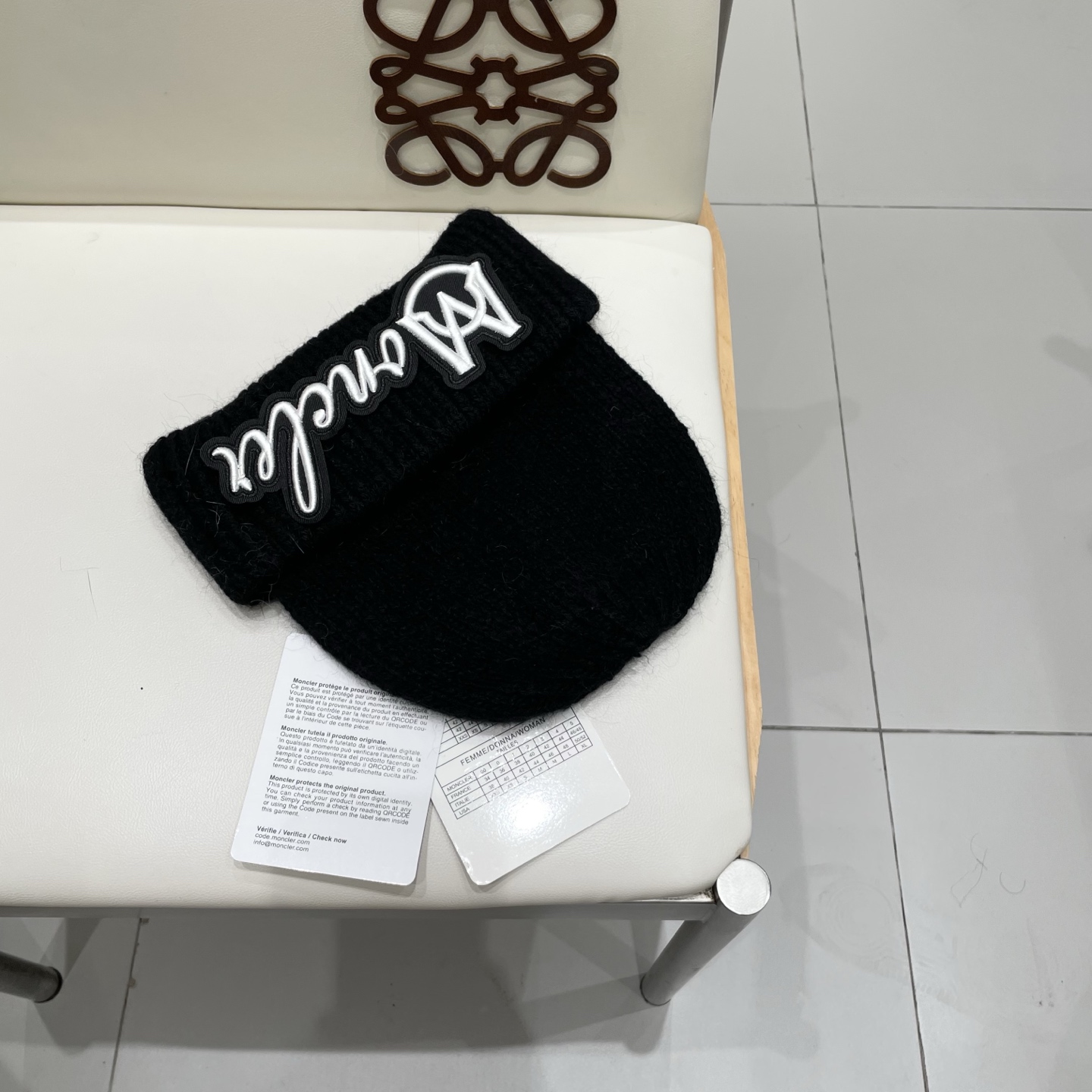 MONCLER蒙口🎩%70羊毛+%30兔毛针织毛线帽 可隨意搭配，好品质高端大气，超柔软！超火爆💖质感很赞，出街超好搭配