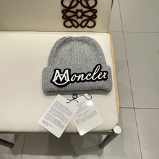 MONCLER蒙口🎩%70羊毛+%30兔毛针织毛线帽 可隨意搭配,好品质高端大气,超柔软!超火爆💖质感很赞,出街超好搭配 MONCLER蒙口🎩%70羊毛+%30兔毛针织毛线帽 可隨意搭配,好品质高端大气,超柔软!超火爆💖质感很赞,出街超好搭配