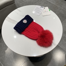 蒙口MONCLER高品质狐狸毛球针织兔羊毛毛线帽 超经典不过时的一款秋冬冷帽🥶 懂货的小姐姐必入款,帽型质量市场都有超多 蒙口MONCLER高品质狐狸毛球针织兔羊毛毛线帽 超经典不过时的一款秋冬冷帽🥶 懂货的小姐姐必入款,帽型质量市场都有超多