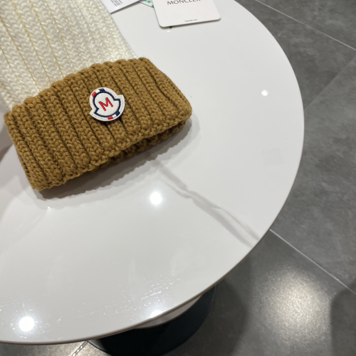 蒙口MONCLER高品质狐狸毛球针织兔羊毛毛线帽 超经典不过时的一款秋冬冷帽🥶 懂货的小姐姐必入款，帽型质量市场都有超多