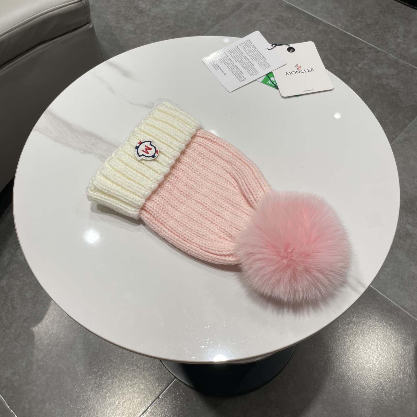 蒙口MONCLER高品质狐狸毛球针织兔羊毛毛线帽 超经典不过时的一款秋冬冷帽🥶 懂货的小姐姐必入款，帽型质量市场都有超多
