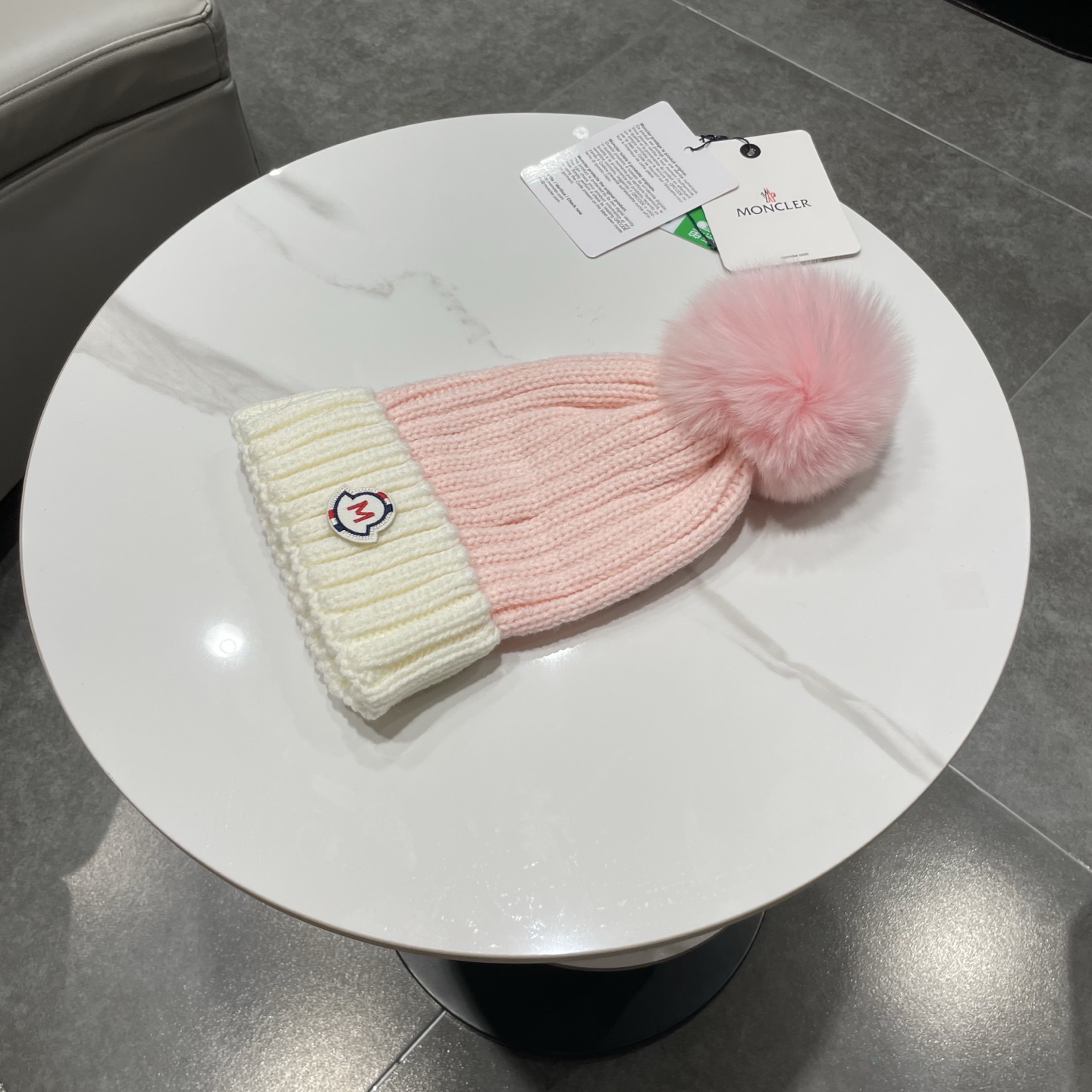 蒙口MONCLER高品质狐狸毛球针织兔羊毛毛线帽 超经典不过时的一款秋冬冷帽🥶 懂货的小姐姐必入款，帽型质量市场都有超多