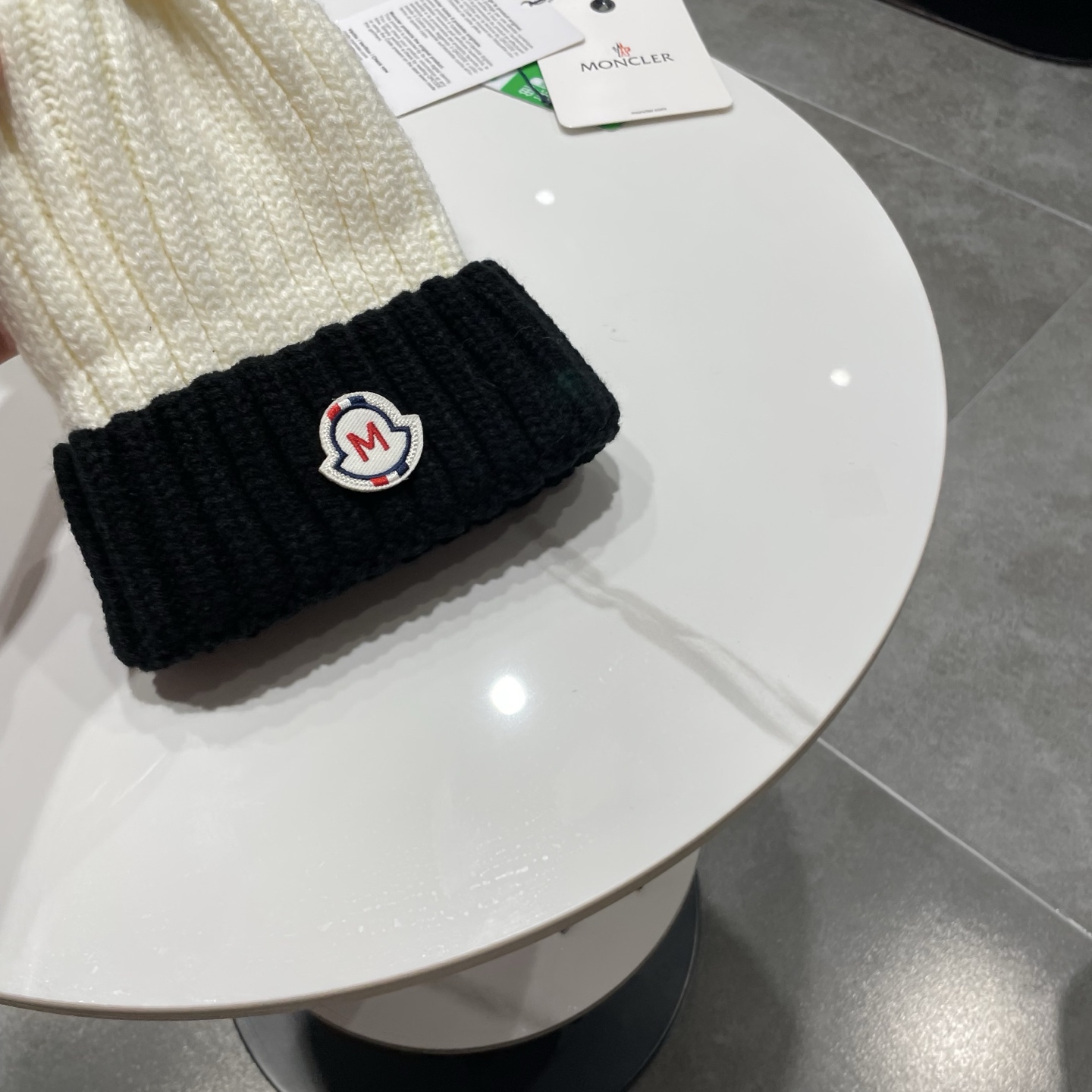 蒙口MONCLER高品质狐狸毛球针织兔羊毛毛线帽 超经典不过时的一款秋冬冷帽🥶 懂货的小姐姐必入款，帽型质量市场都有超多