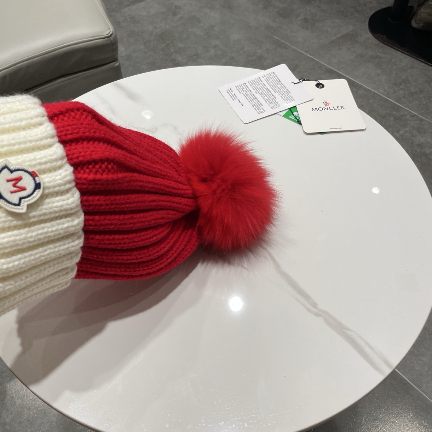 蒙口MONCLER高品质狐狸毛球针织兔羊毛毛线帽 超经典不过时的一款秋冬冷帽🥶 懂货的小姐姐必入款，帽型质量市场都有超多